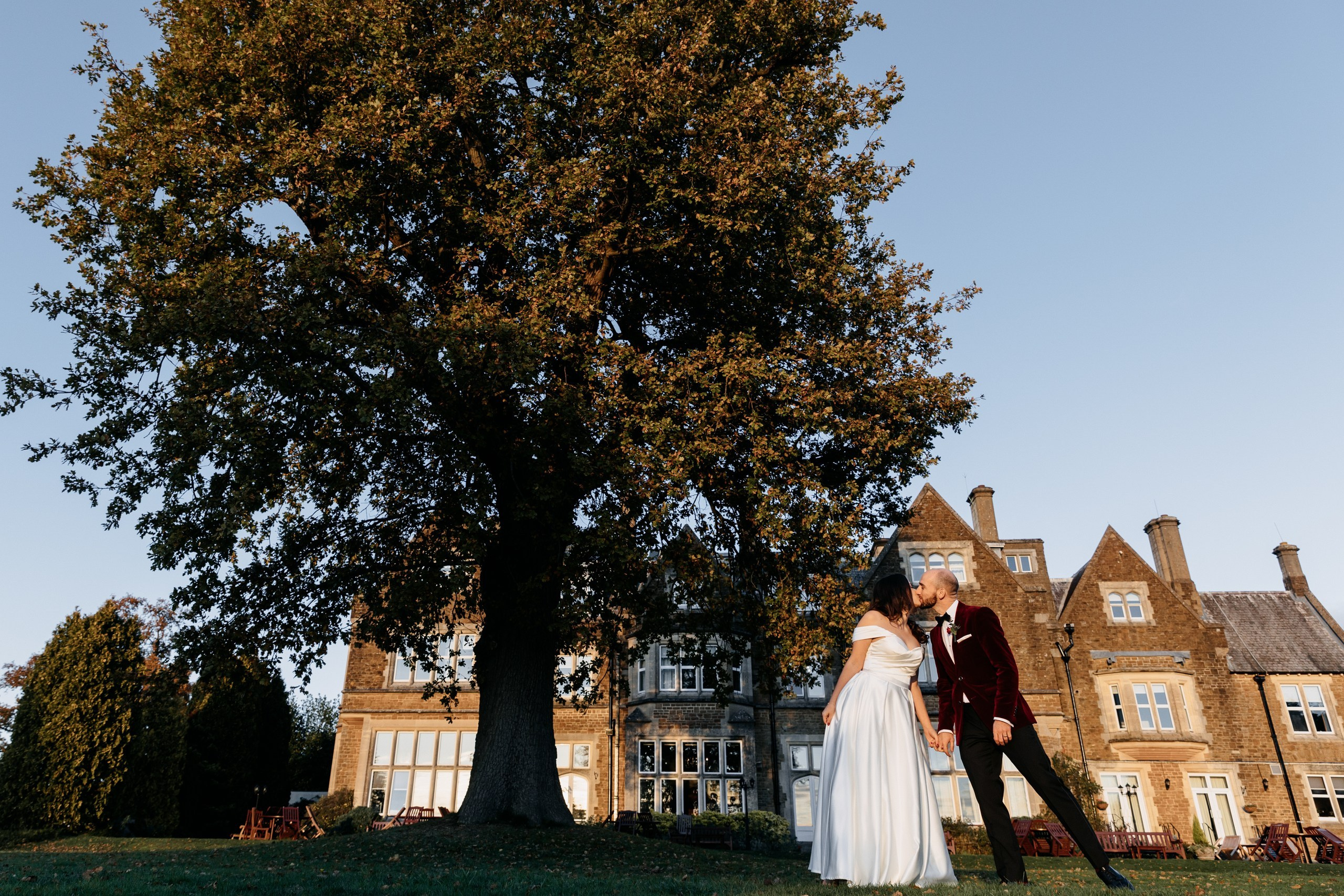 Hartsfield Manor Wedding. Moments Catchers — Wedding Photography & Video Duo in London