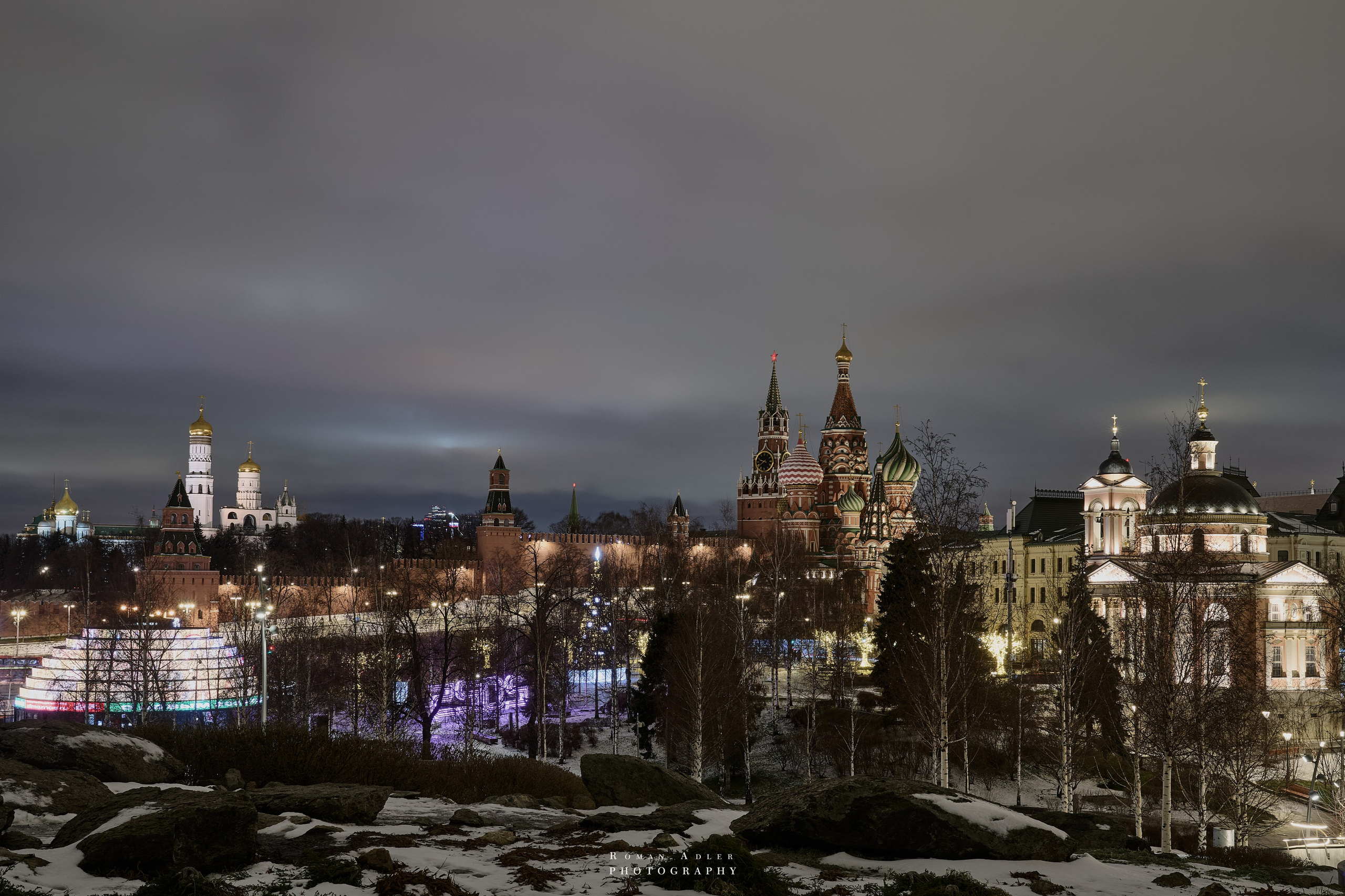 Новогодняя ночная Москва 2025. Фотограф Роман Адлер