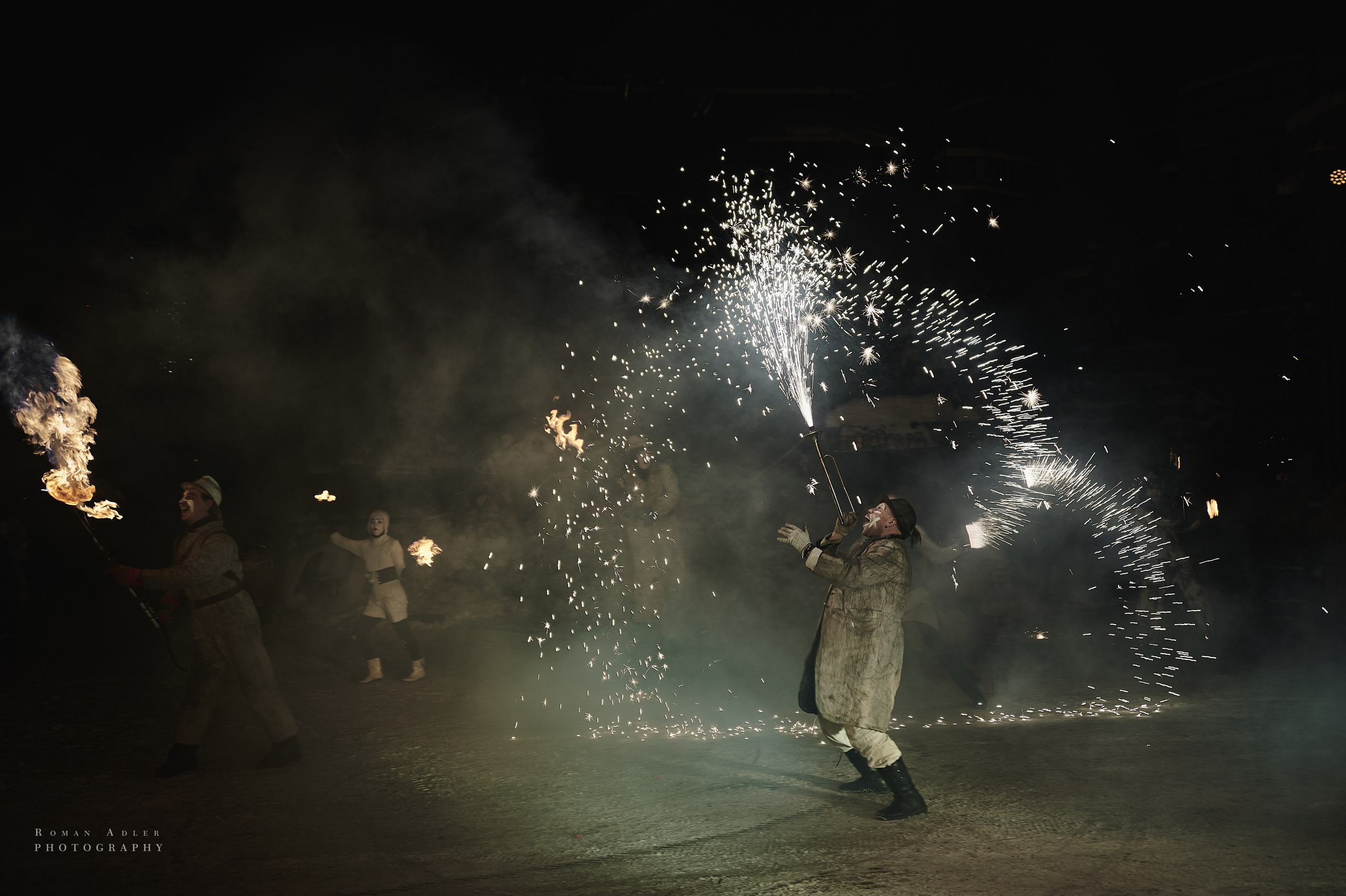 Новогодняя сказка от Ночных волков. Фотограф Роман Адлер