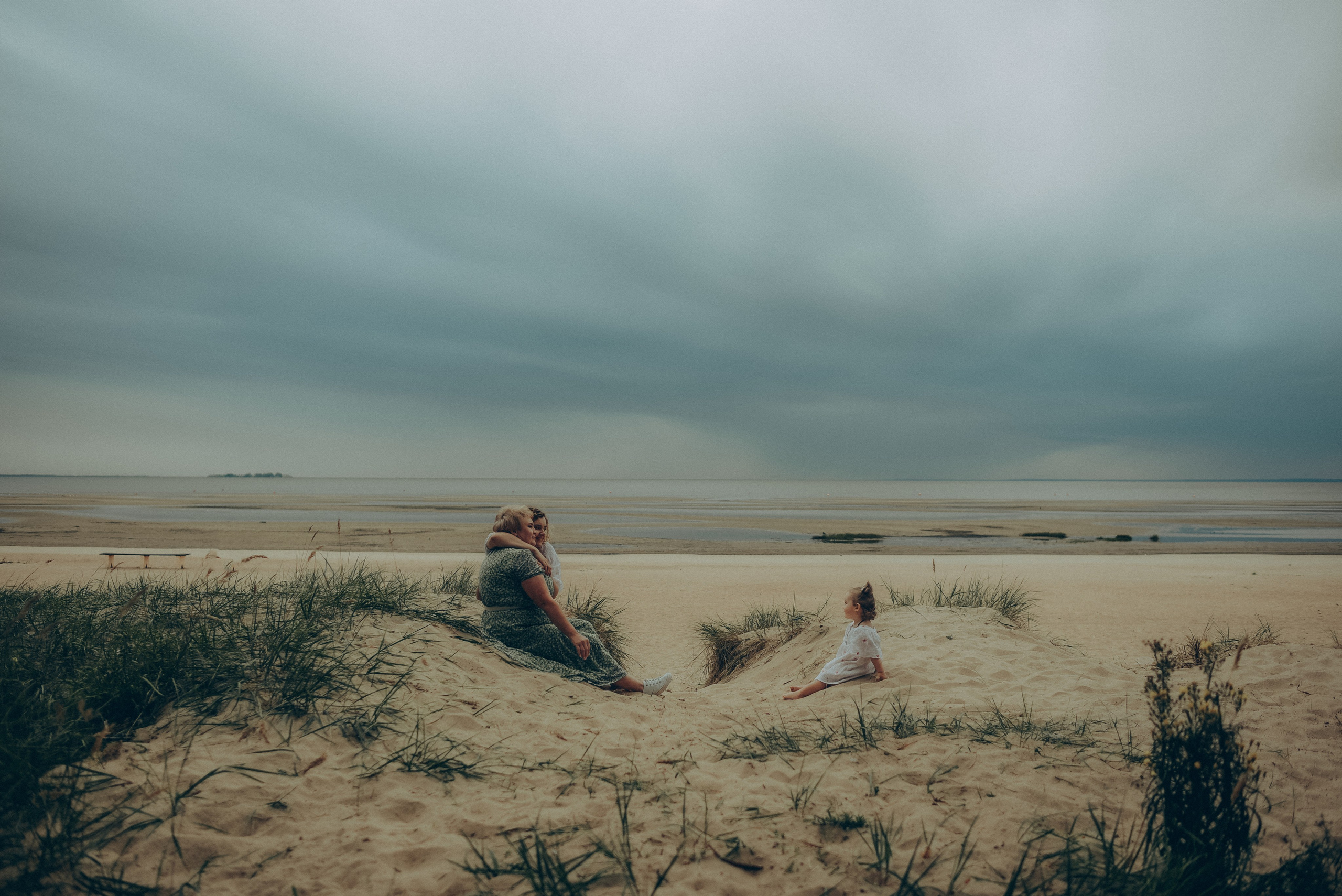 Съемка поколений на заливе. Елизавета Юлия Сергей и Ия. Семейный и свадебный фотограф в Санкт-Петербурге Яна