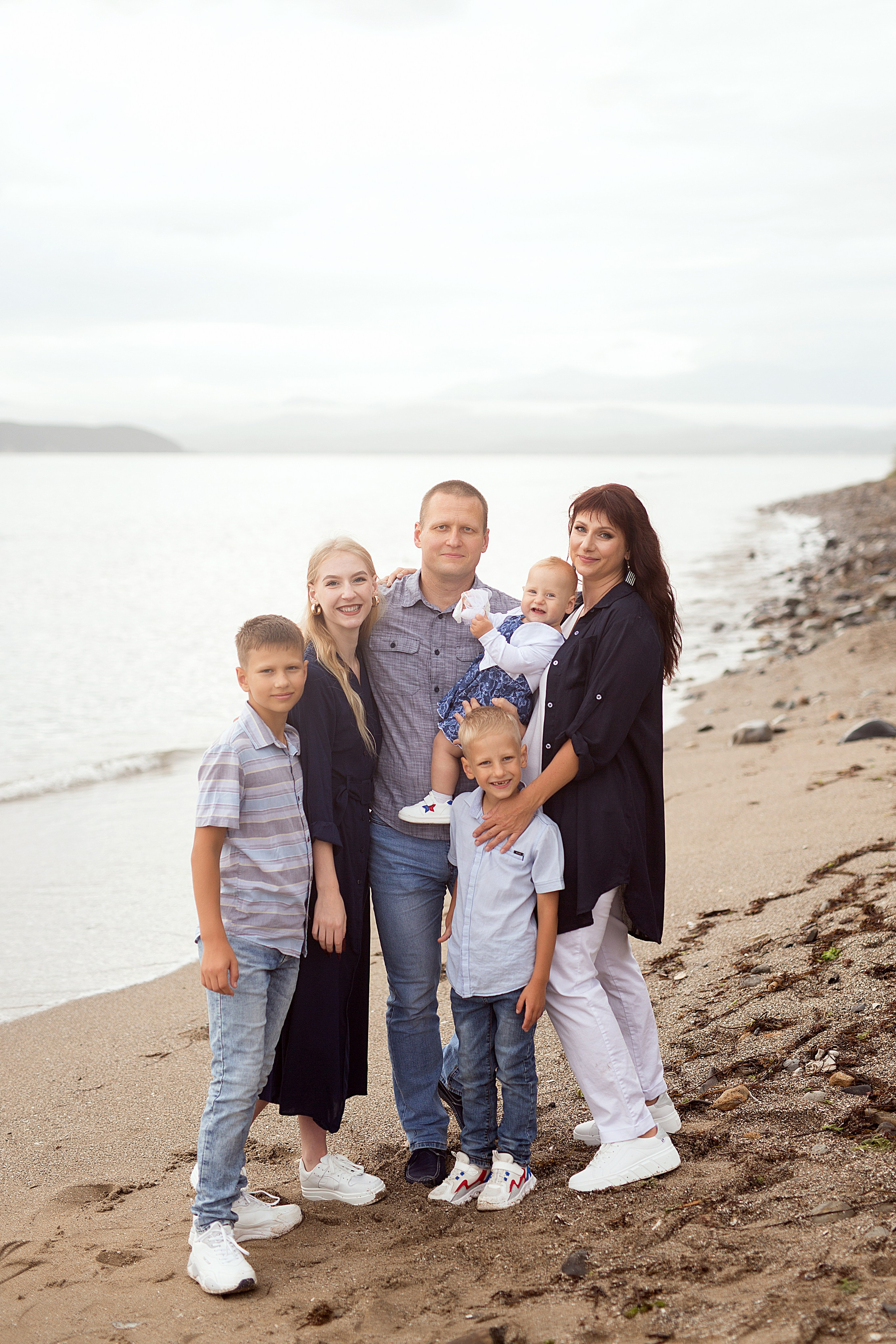 Семейная прогулка у моря. Людмила Далидович топовый семейный фотограф Находка/Владивосток