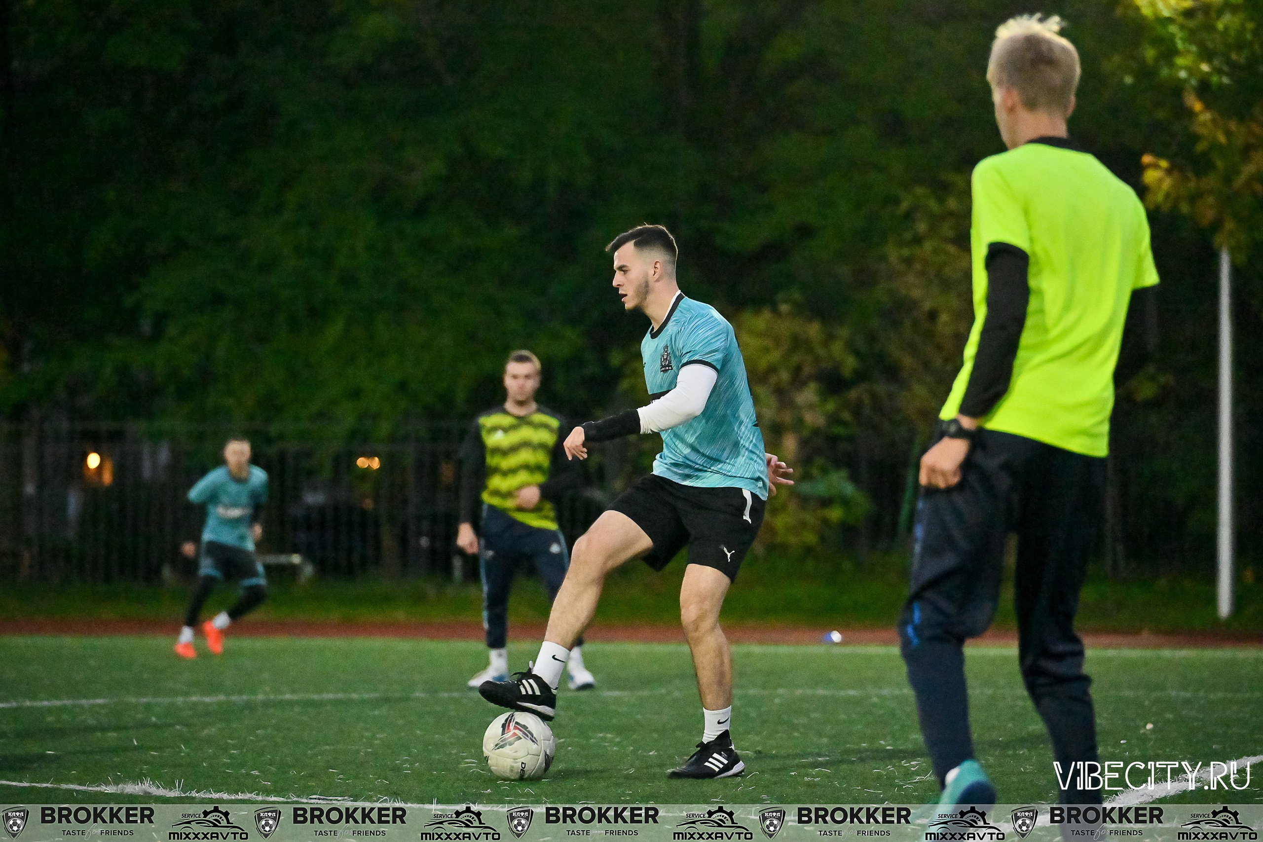 Калининградская Любительская Футбольная Лига. VIBECITY.RU Вайб Сити Ру Фоторепортажи Фотоотчеты Калининград
