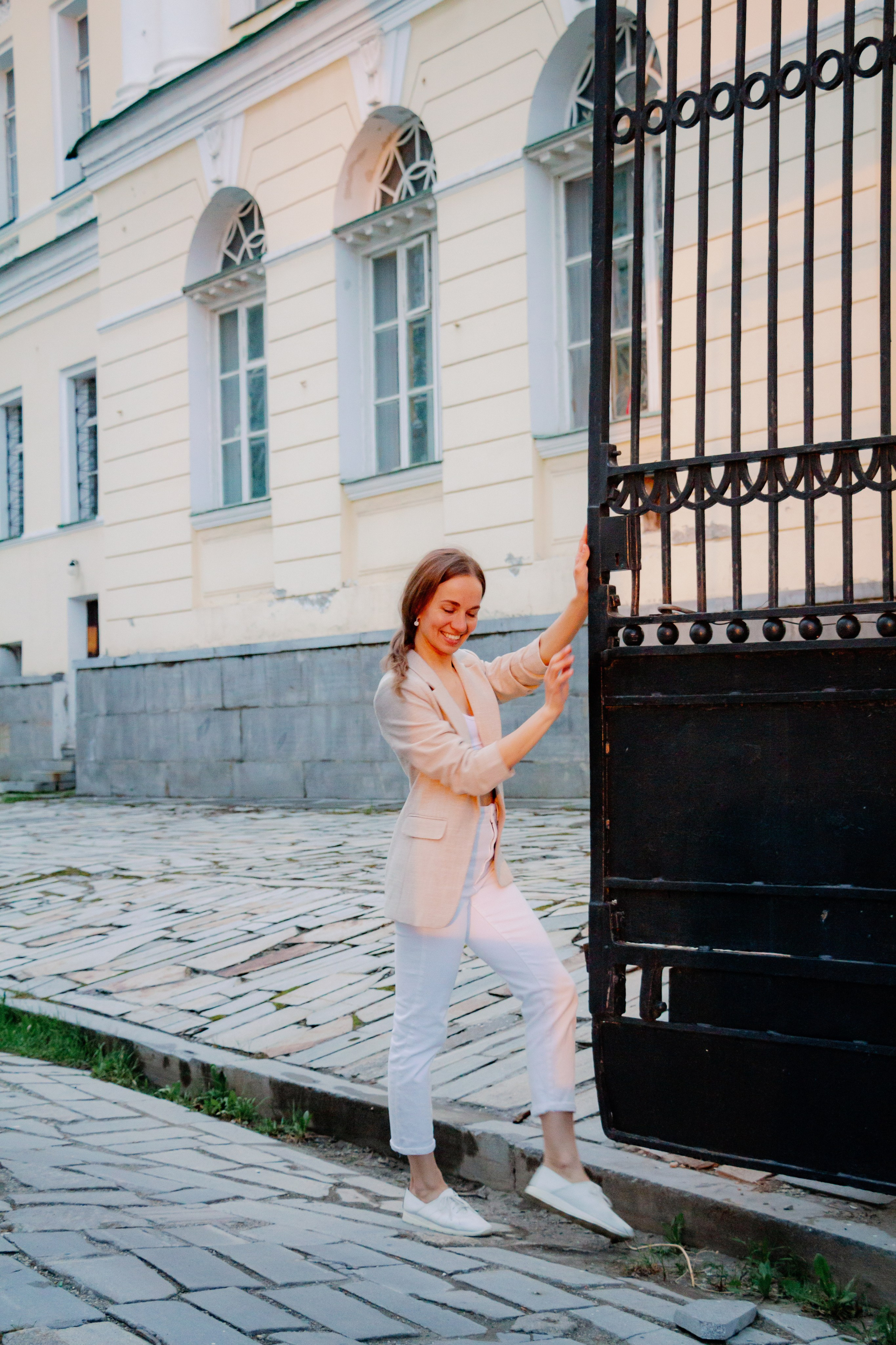 Фотосессия с цветущими яблонями, Екатеринбург. Фотопрогулка. Фотограф в Екатеринбурге Пойгина Елена