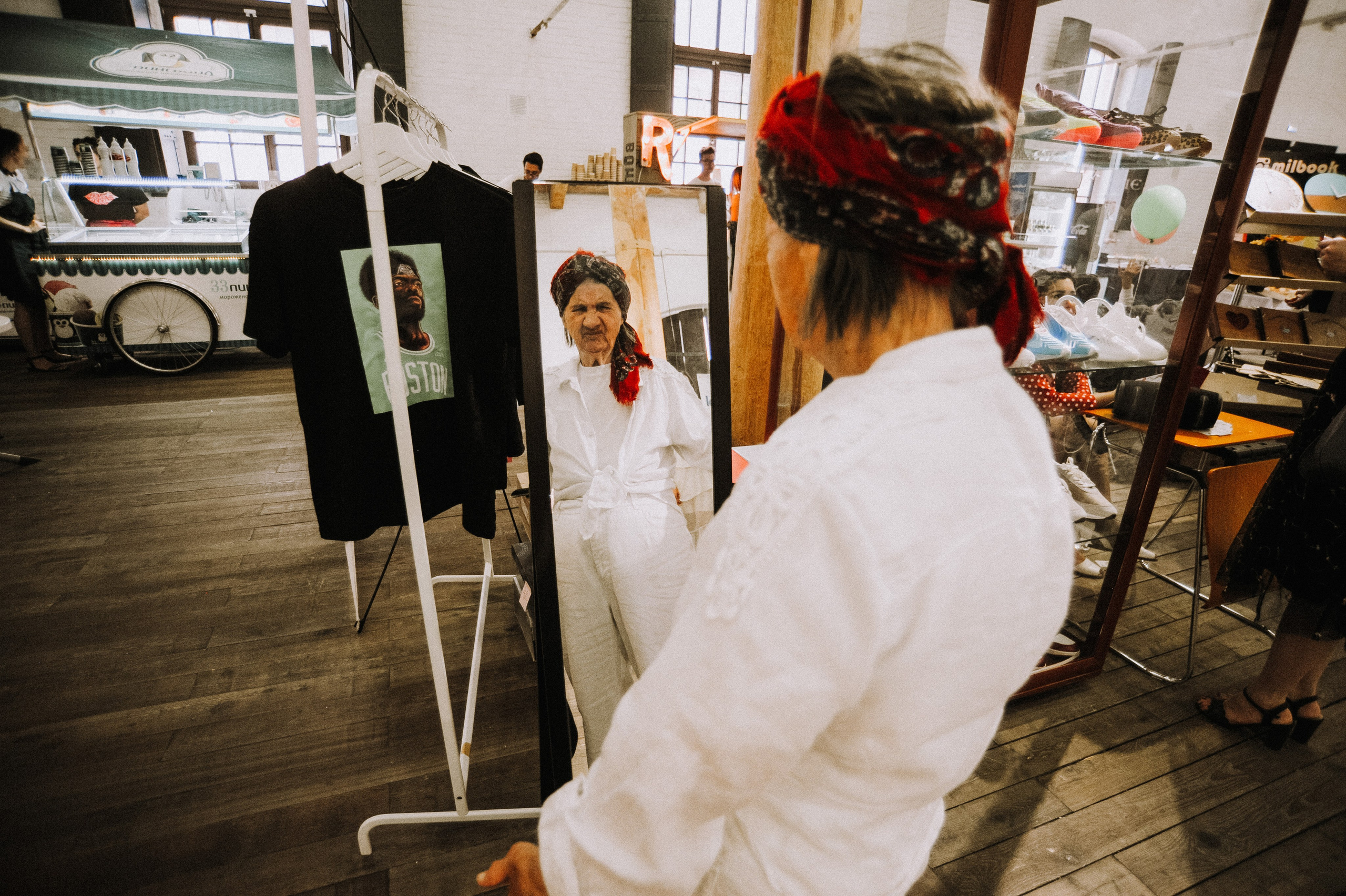 ПРОЕКТ: МОЯ БАБУШКА ХОЧЕТ УМЕРЕТЬ. Фотограф