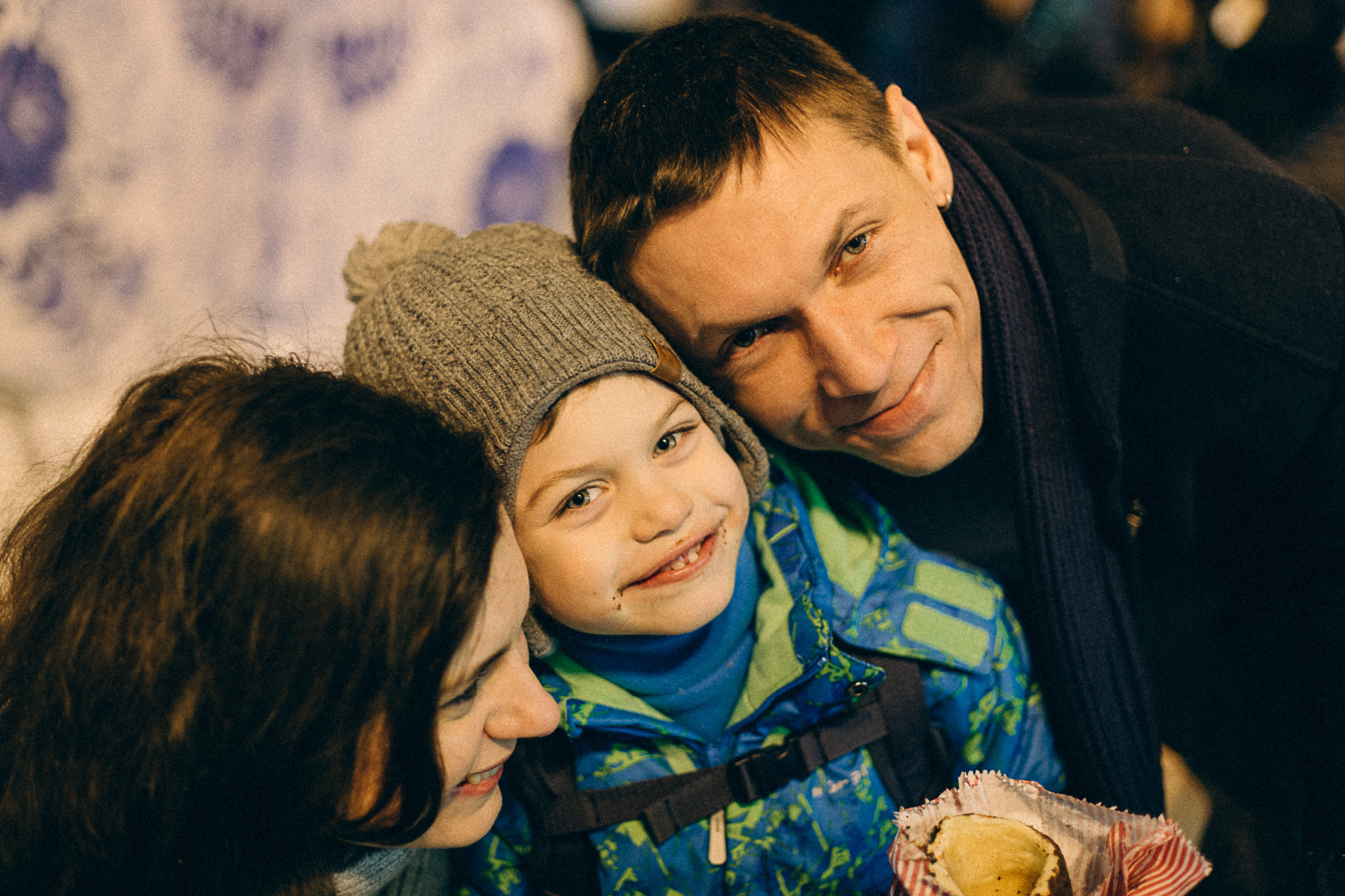 Новогодняя прогулка Дениса и Маши