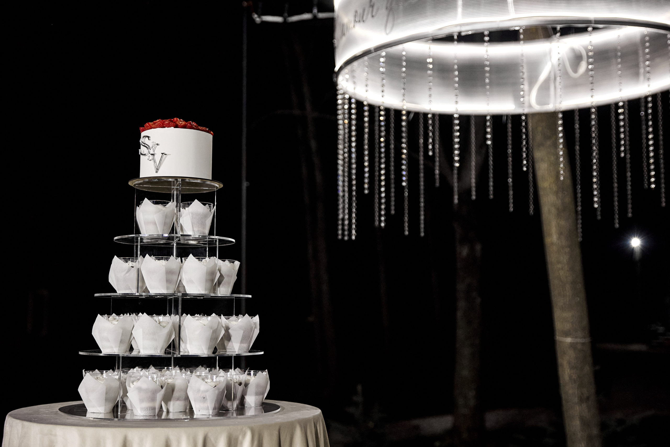 L'amour que illumine. Студия декора НикитинаДекор — оформление мероприятий в Ульяновске. Профессиональное создание эксклюзивных декораций