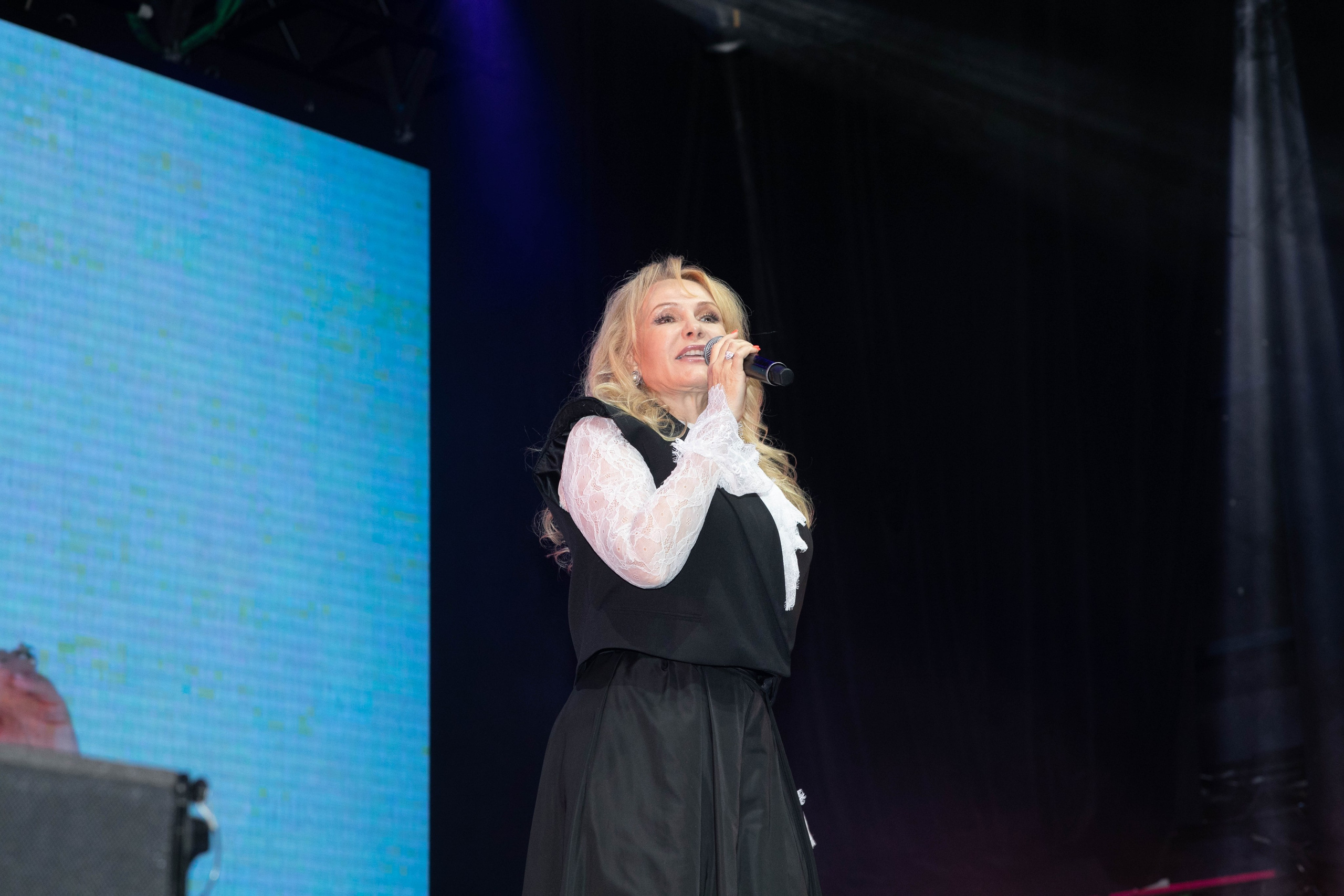 ММTV новый год 2024. Art photographer Nino