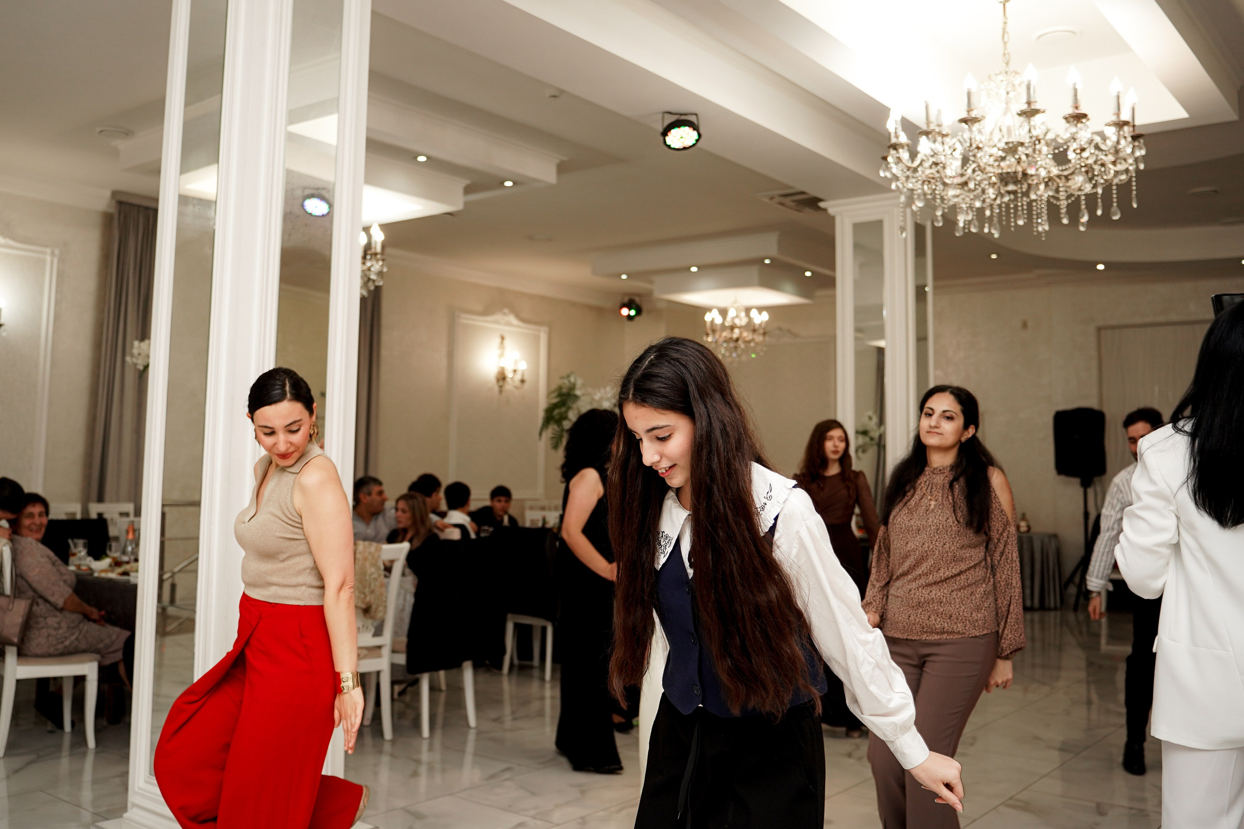 Сватовство. Свадебный фотограф в Ростове-на-Дону. Таинство Крещения и Венчания, семейные фотосессии. Алёна Чёботова