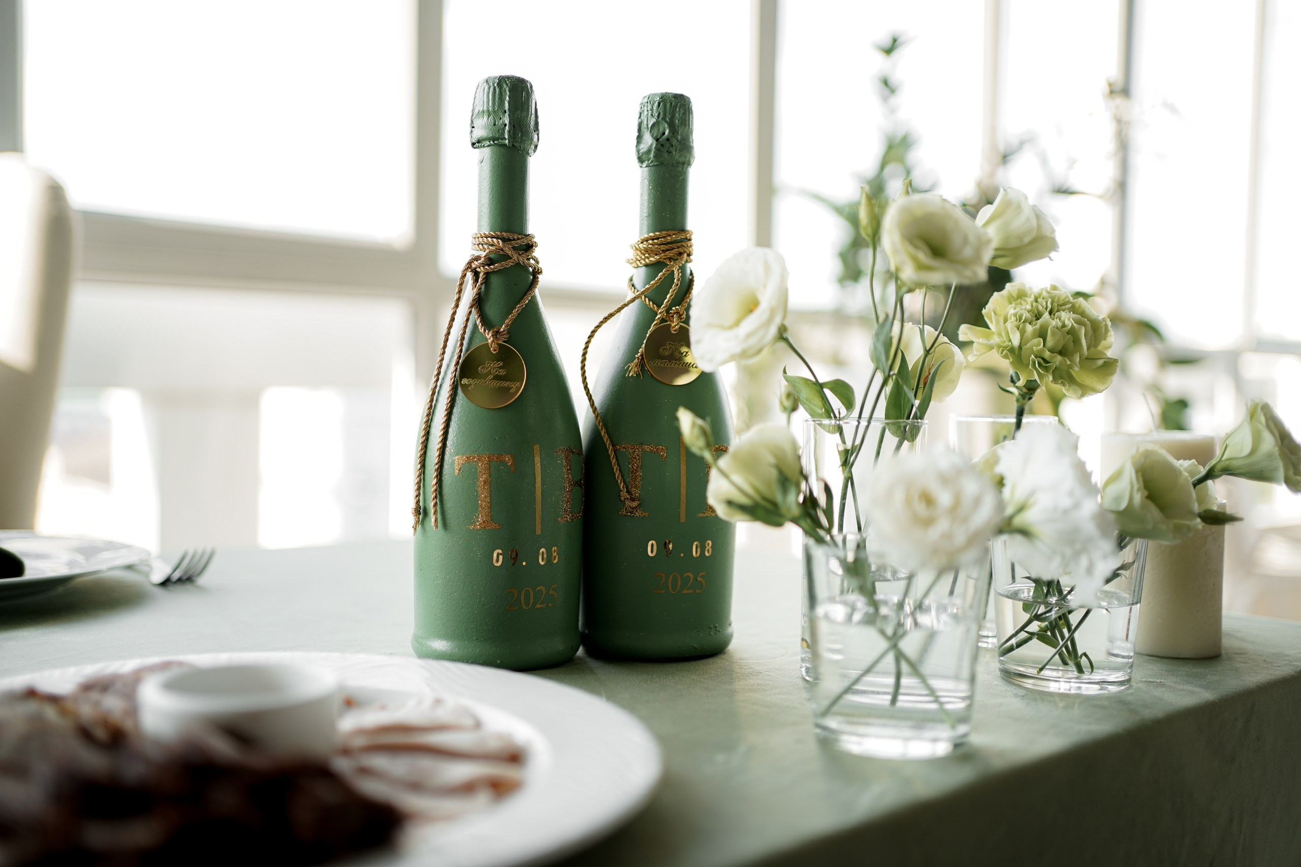 Свадебная фотосессия банкета в Ростове-на-Дону. Выездная регистрация. Свадебный фотограф в Ростове-на-Дону. Таинство Крещения и Венчания, семейные фотосессии. Алёна Чёботова