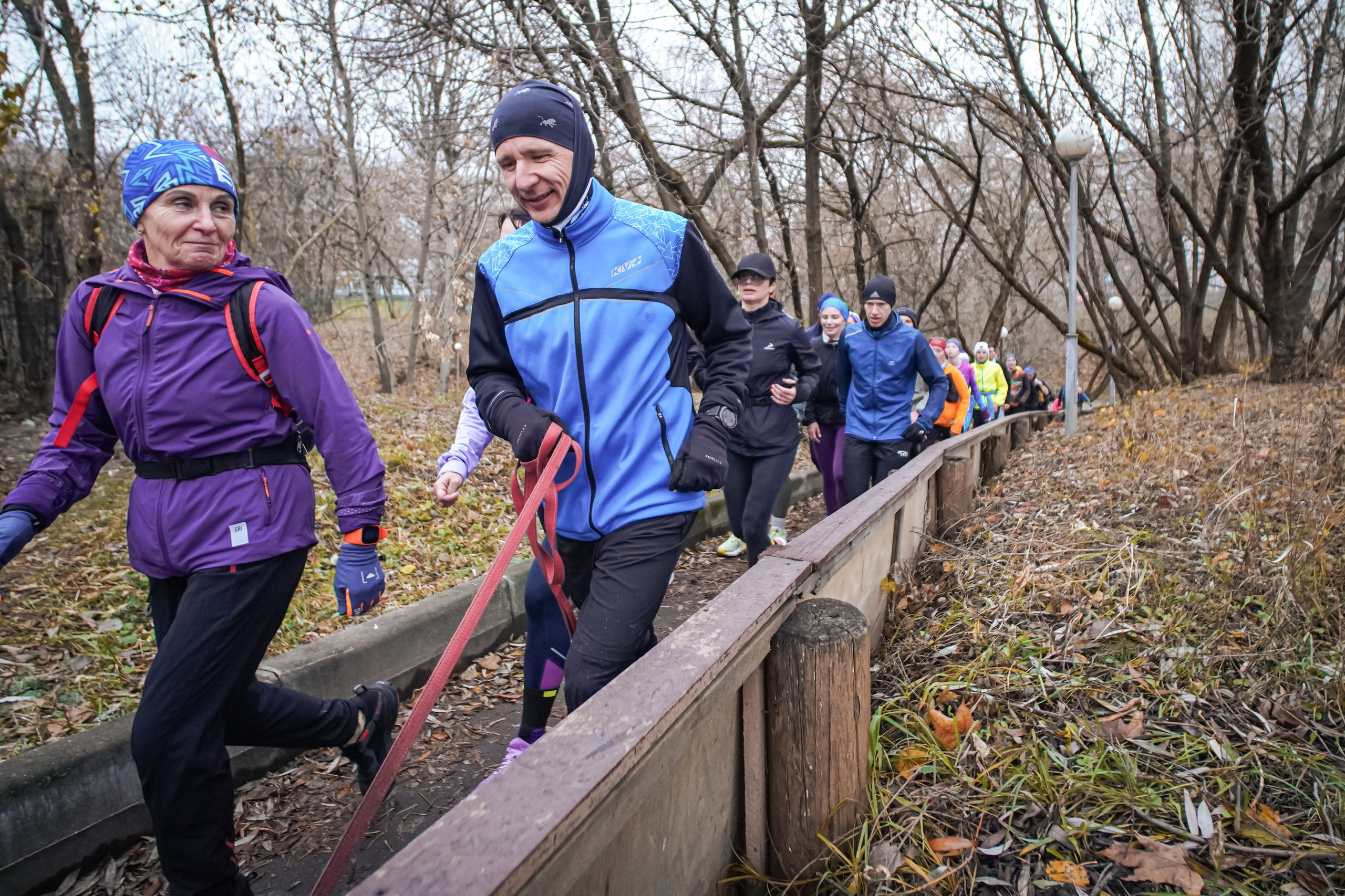 #марафонудома #яuzarun 2024 2-я петля, группа 6:30. Роман Капилюшов. Бег. Фото. Видео. г. Люберцы