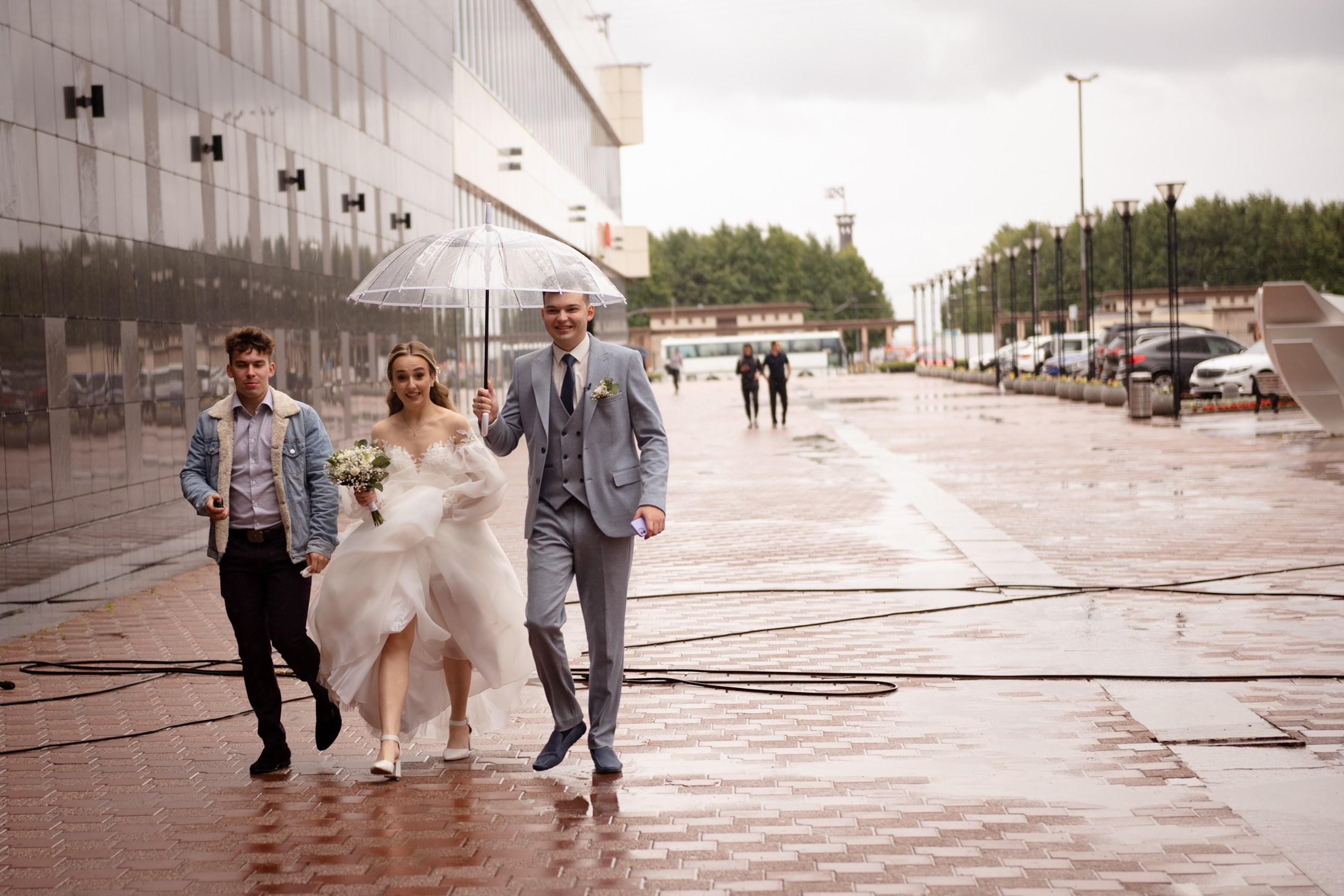 Весь день под дождем, вечером закат на озере. Свадебный и семейный фотограф София Невская