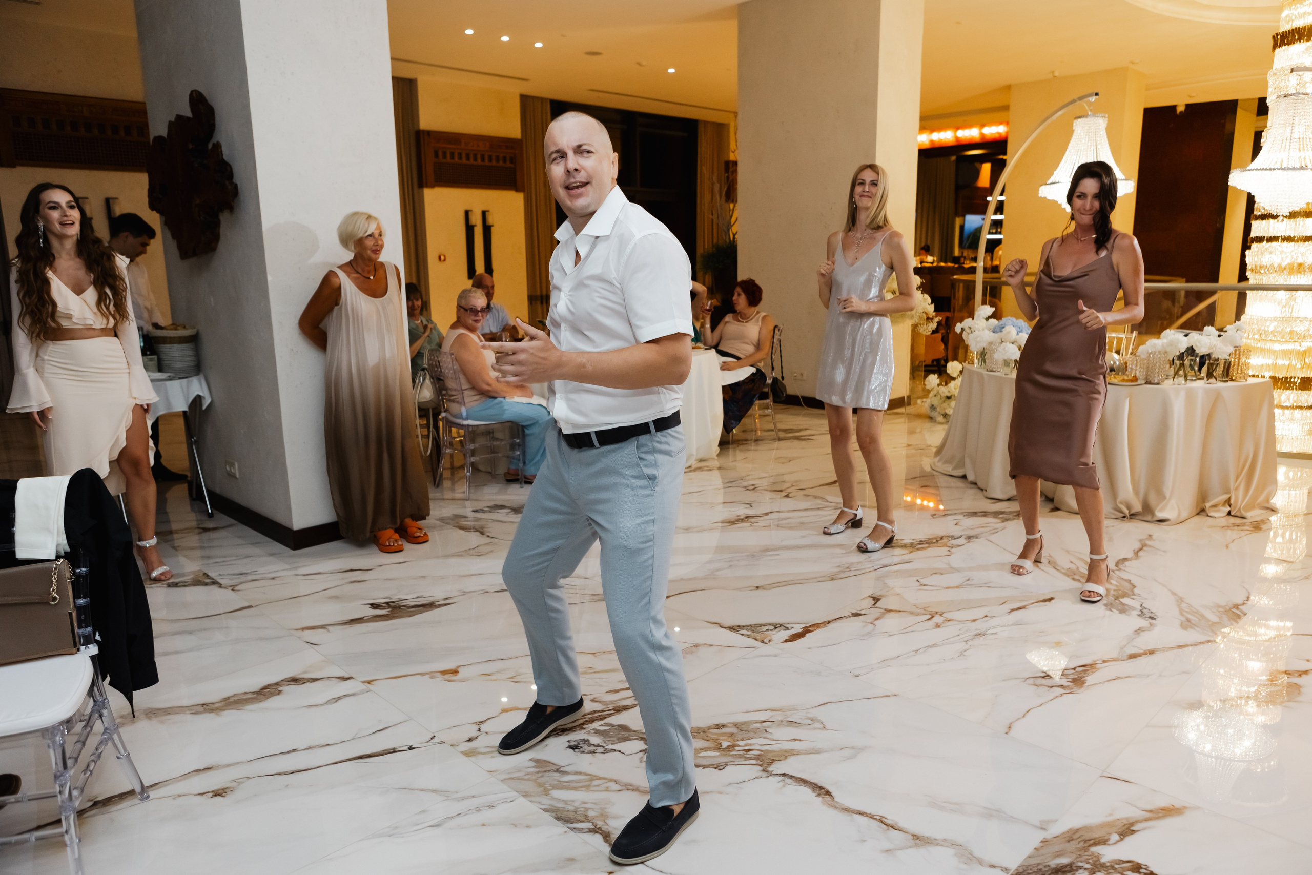 Свадьба Артёма и Юли в отеле Luciano Foros в Крыму. Свадебный фотограф, фотосъемка в Крыму, Севастополе, Симферополе, Ялте