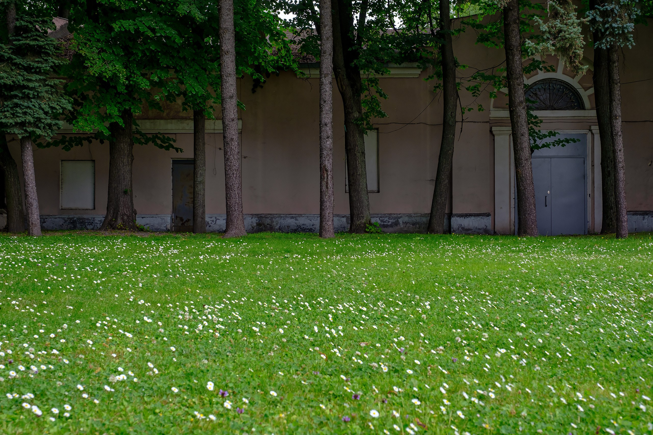 Фотографии сделанные на улицах городов. Профессиональный фотограф Игорь Пискарев в Москве. Студийная и выездная съёмка. Портретная и предметная съёмка. Авторская фотография