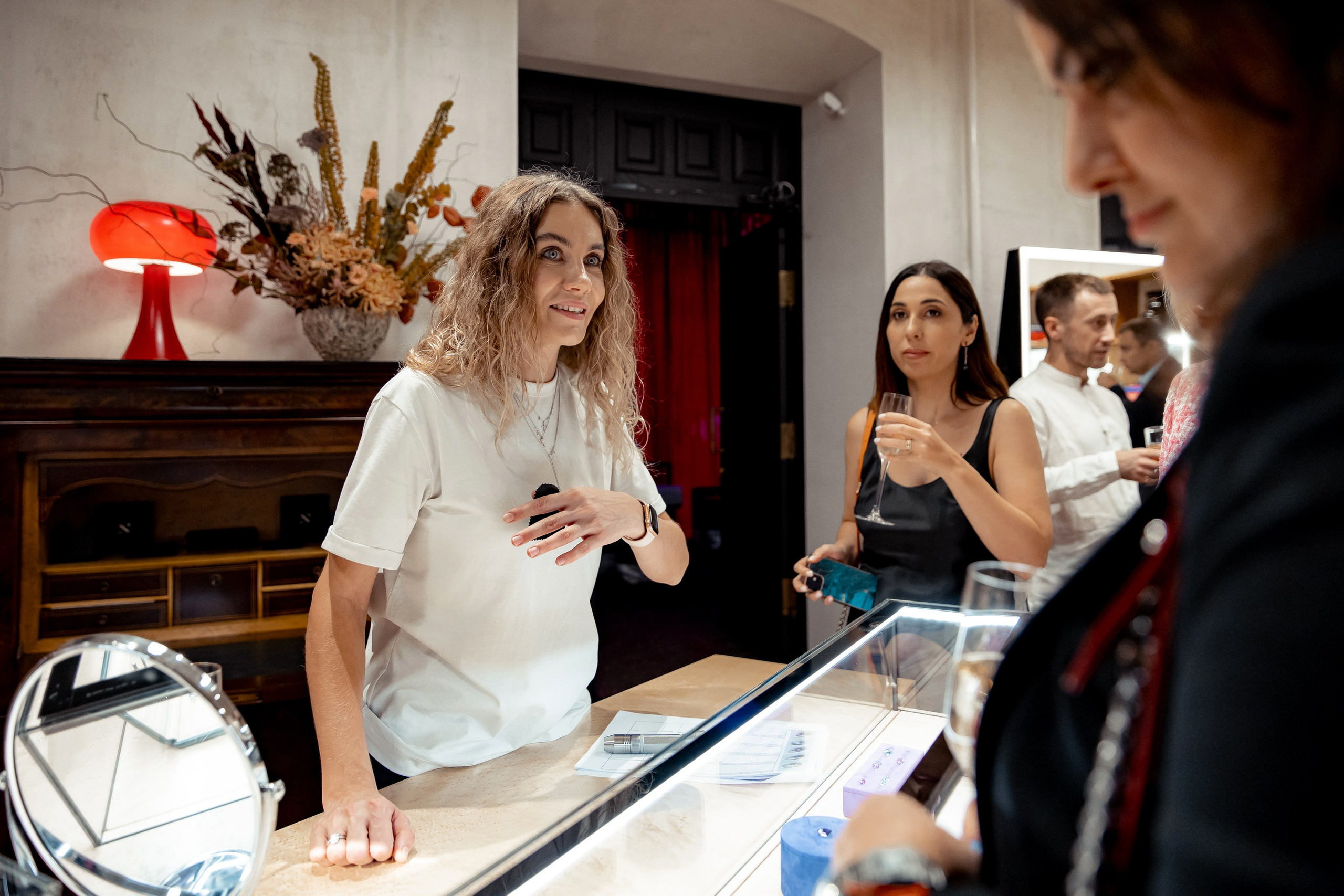 Презентация коллекции цветных драгоценностей в Le Noir. Главная