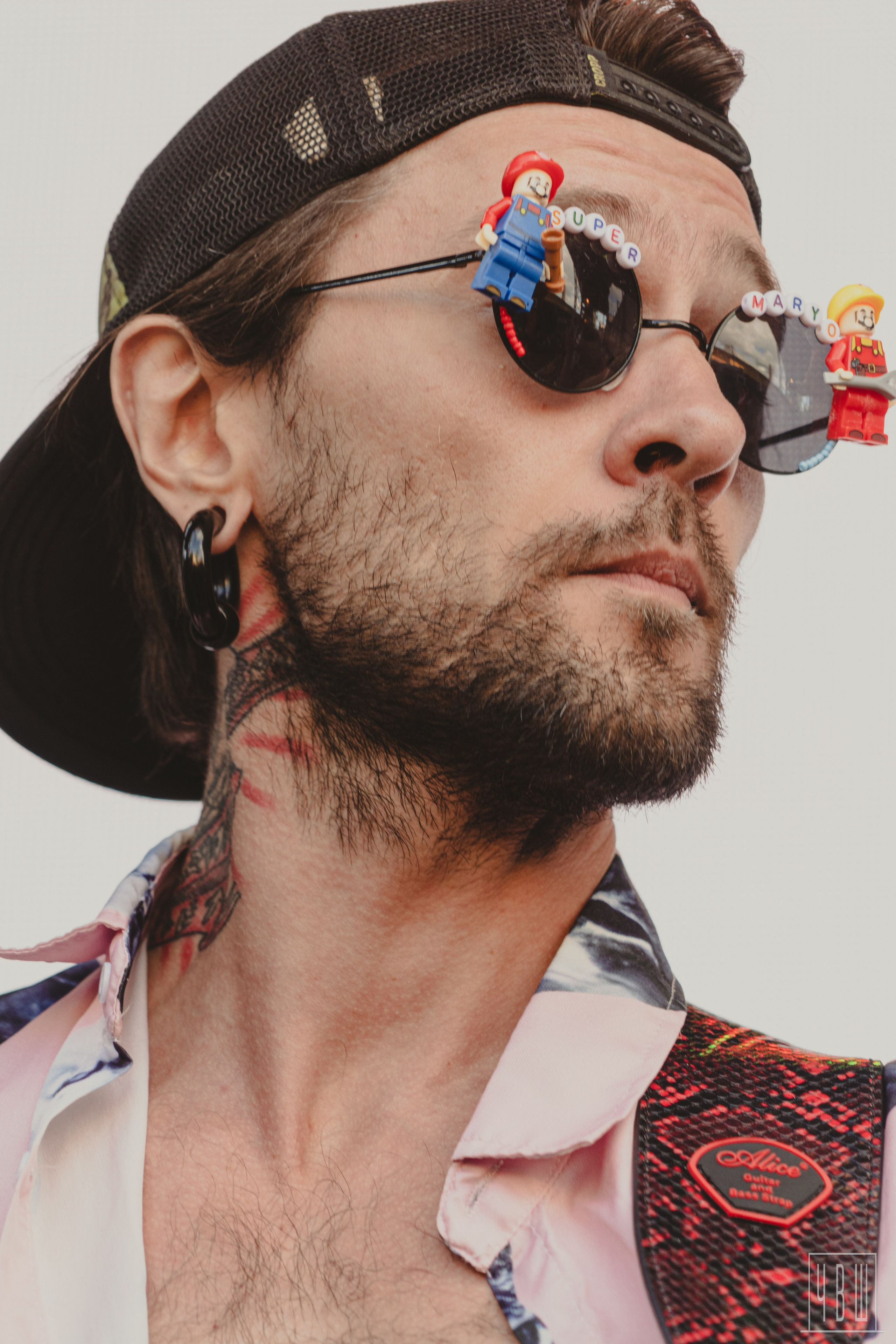 Живой! 2025, День Второй. Человек в Шляпе