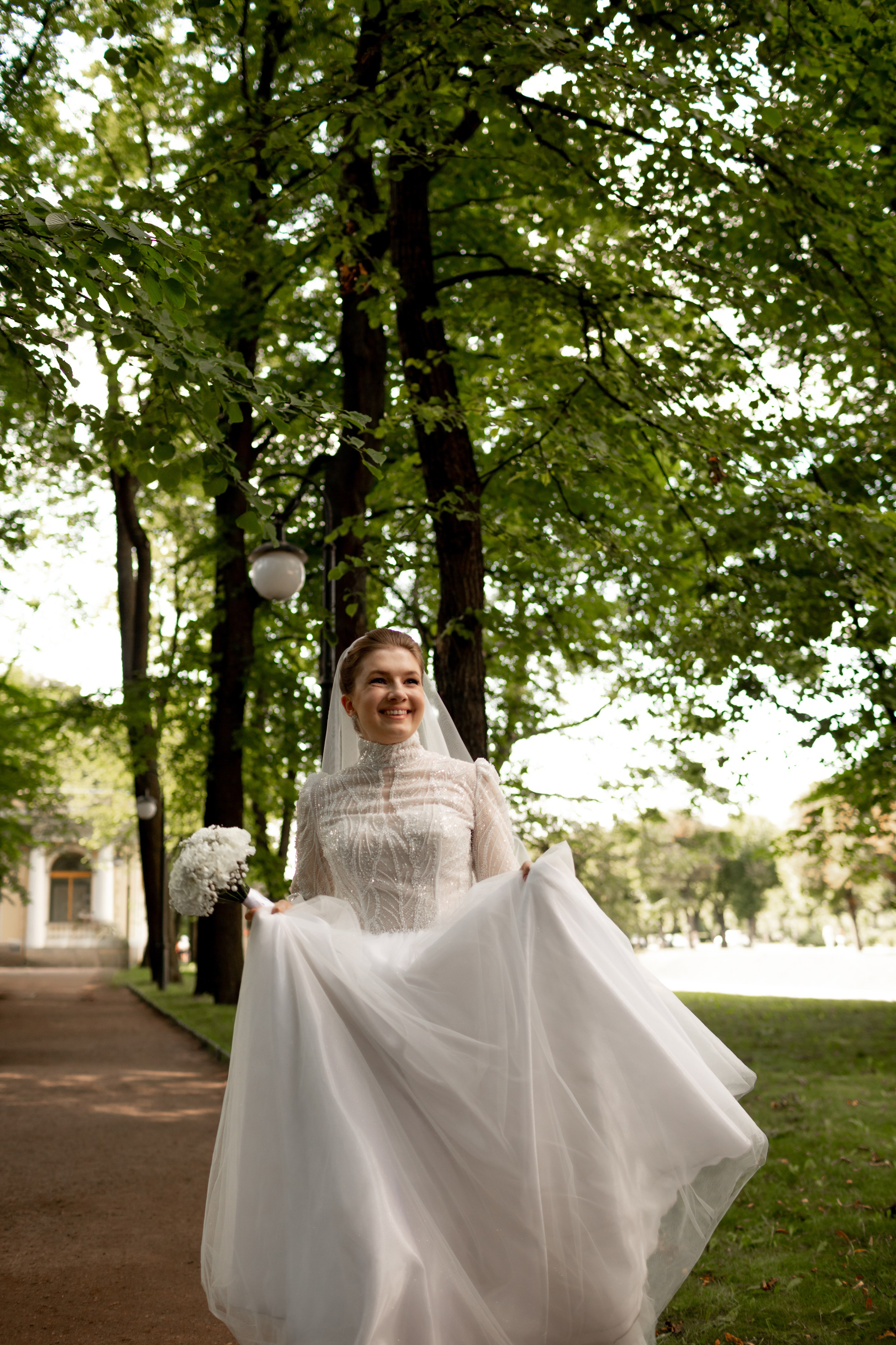 Свадебная фотопрогулка в Петербурге. Свадебный фотограф Кирилл Белый