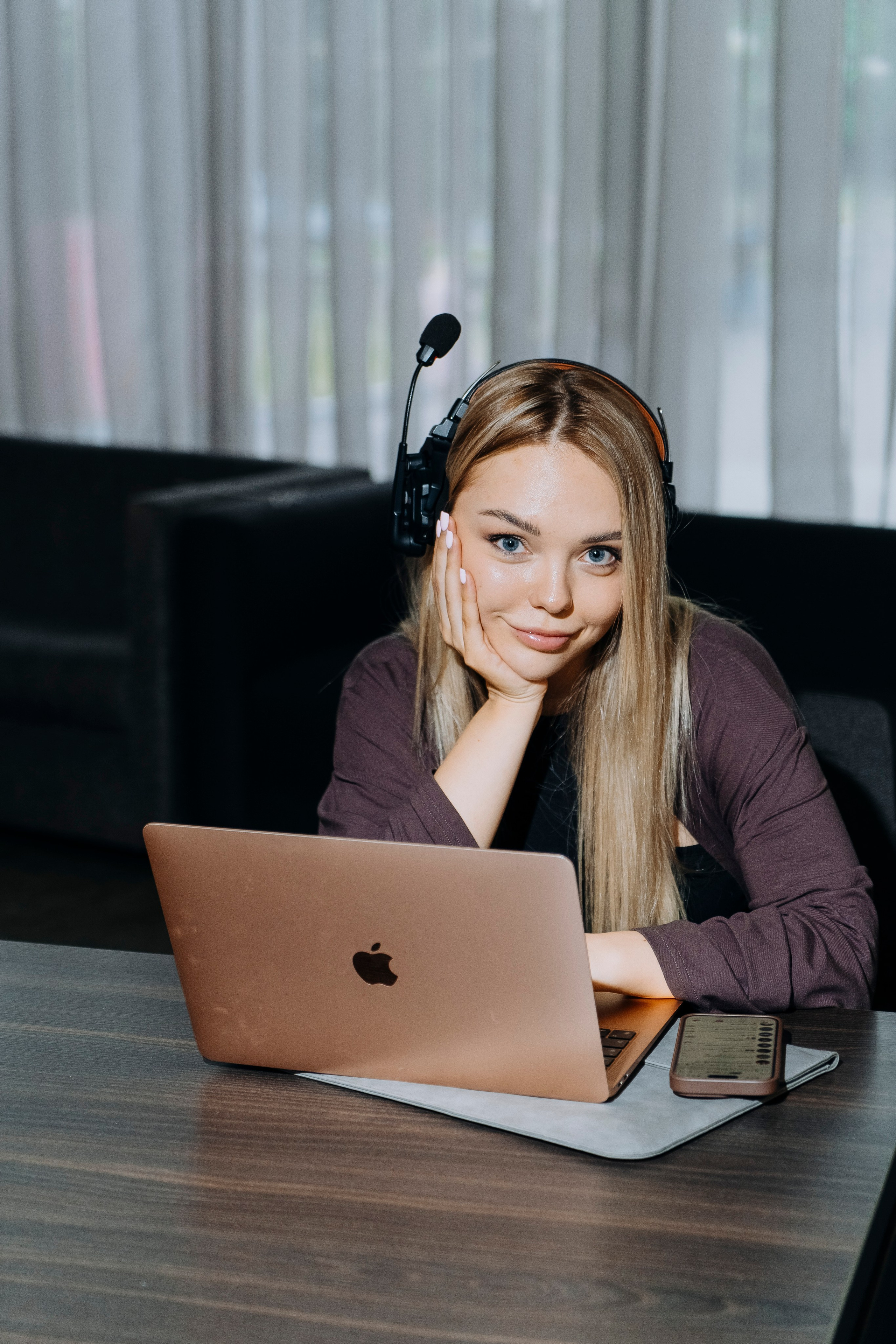 «Есть версия». Профессиональный портретный фотограф в Москве Владимир Глаголев