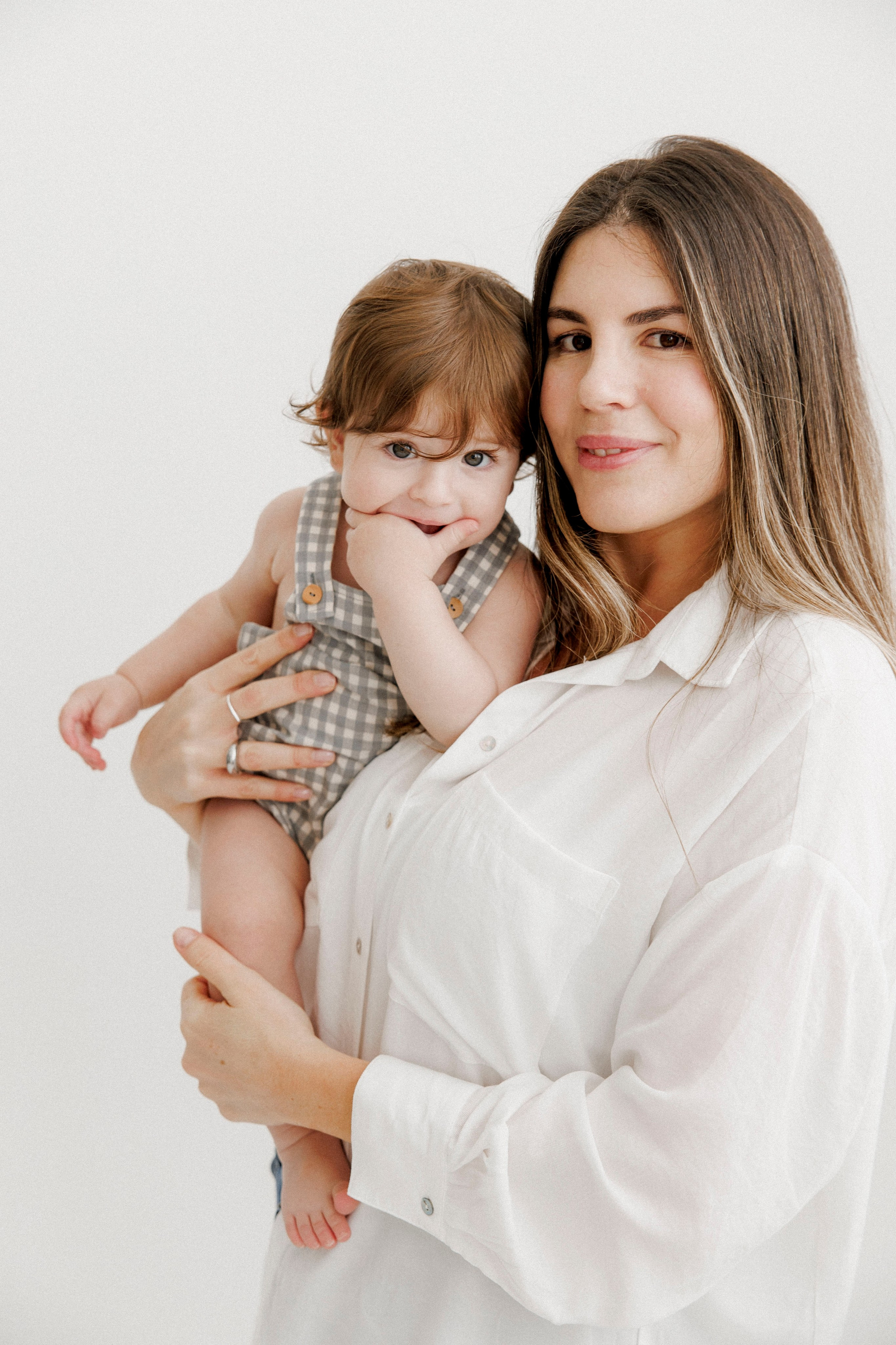 One year inside the White studio. Wedding and family photographer