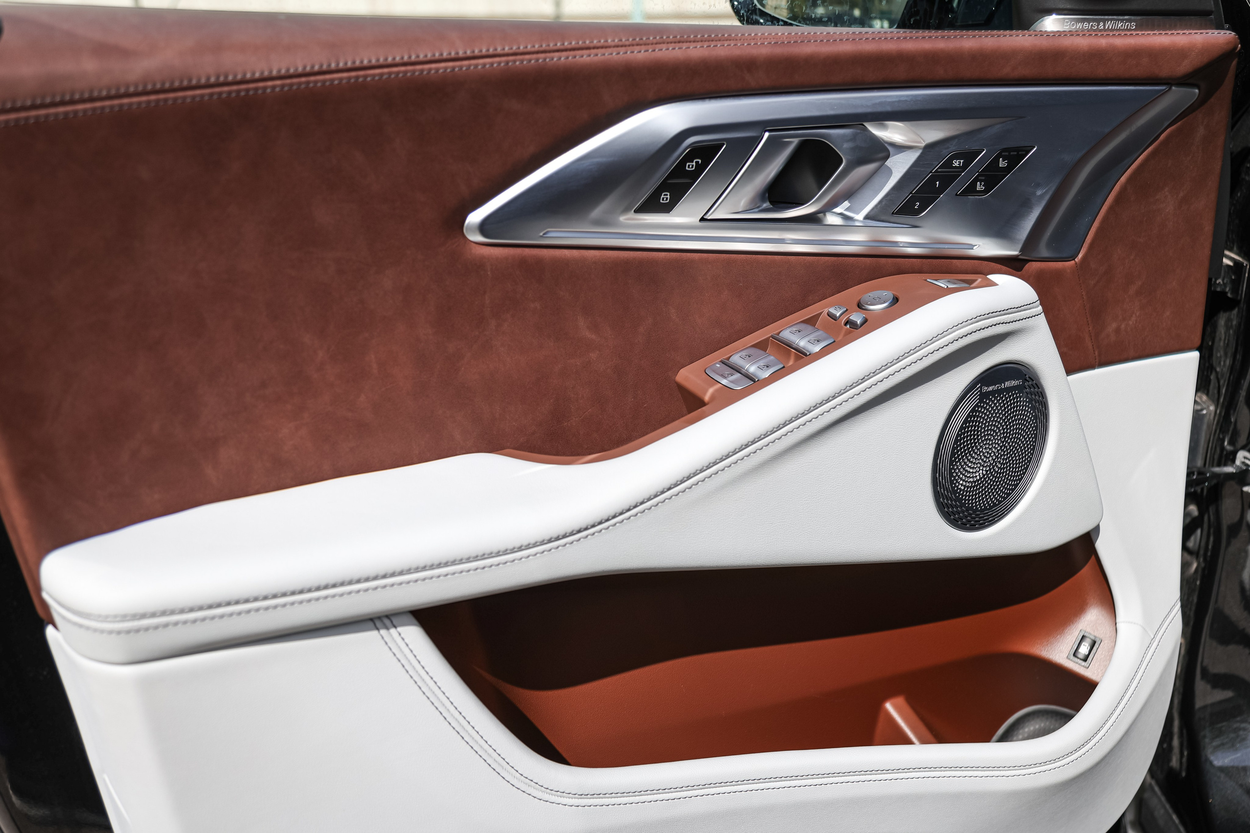 2024 BMW XM. Mixturecaptures