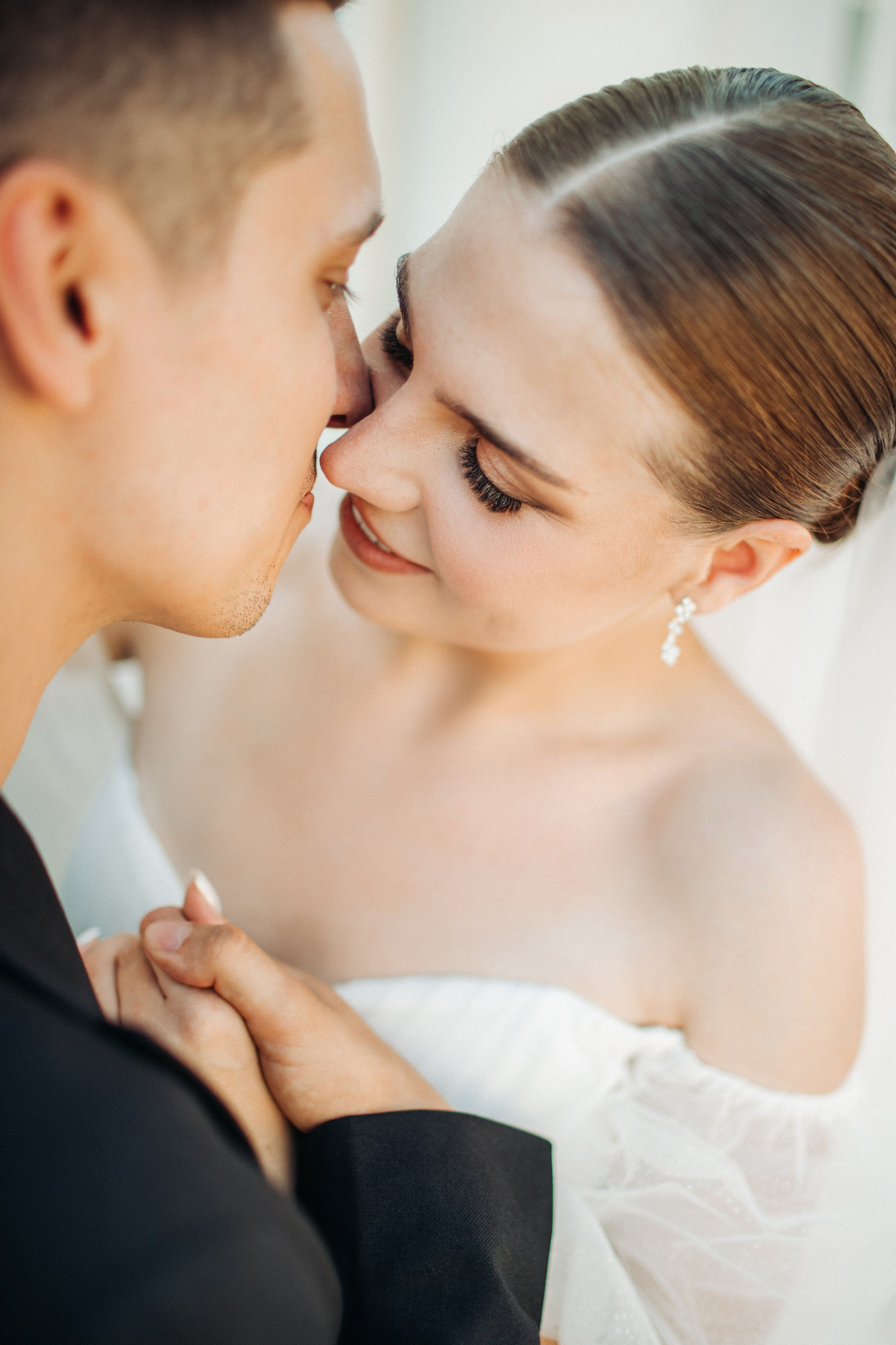 Vlad & Nadya (Saint-Petersburg, Russia). Destination wedding photographer Peter Letu