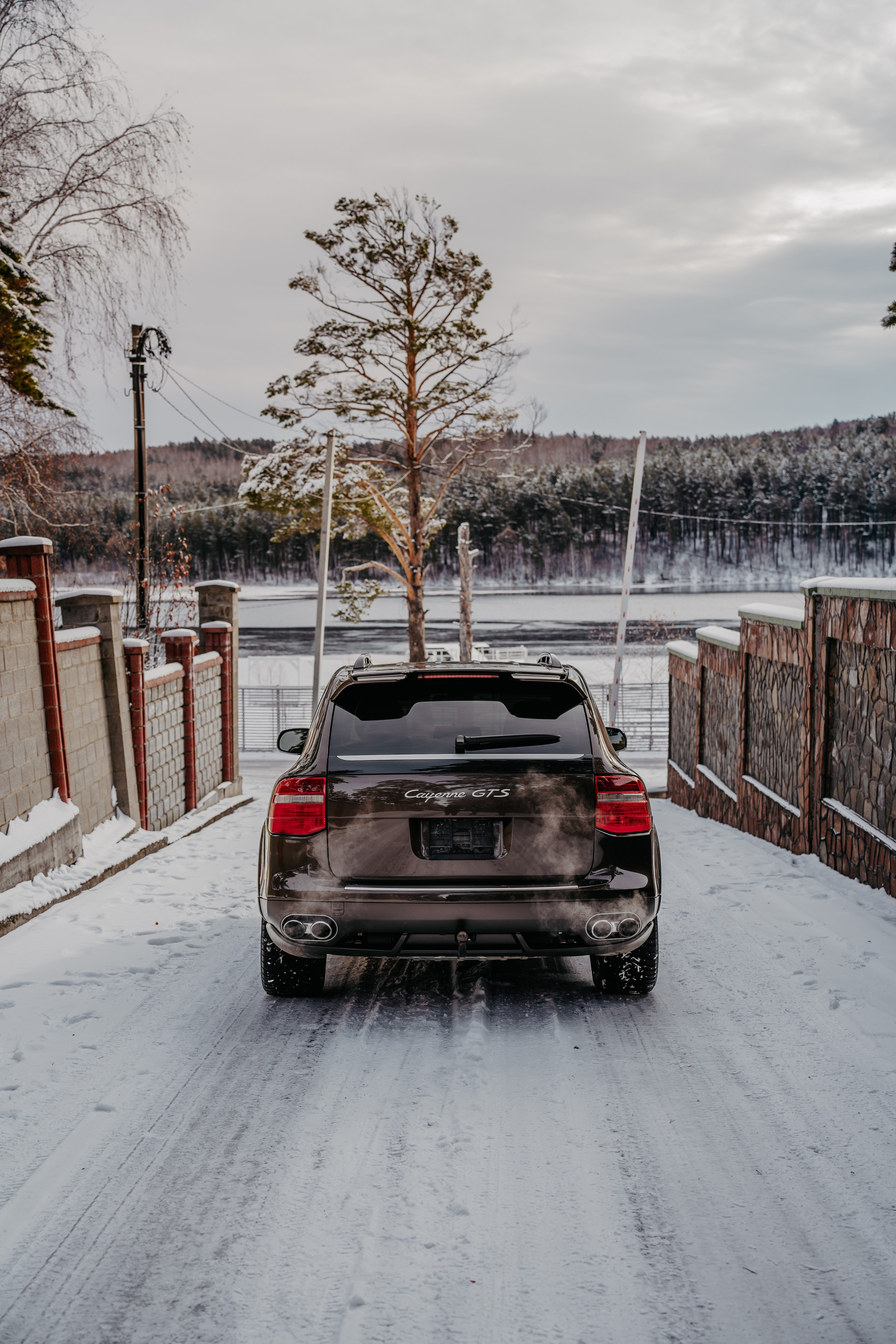 Porsche Cayenne. Фотограф, видеограф и пилот дрона на Байкале