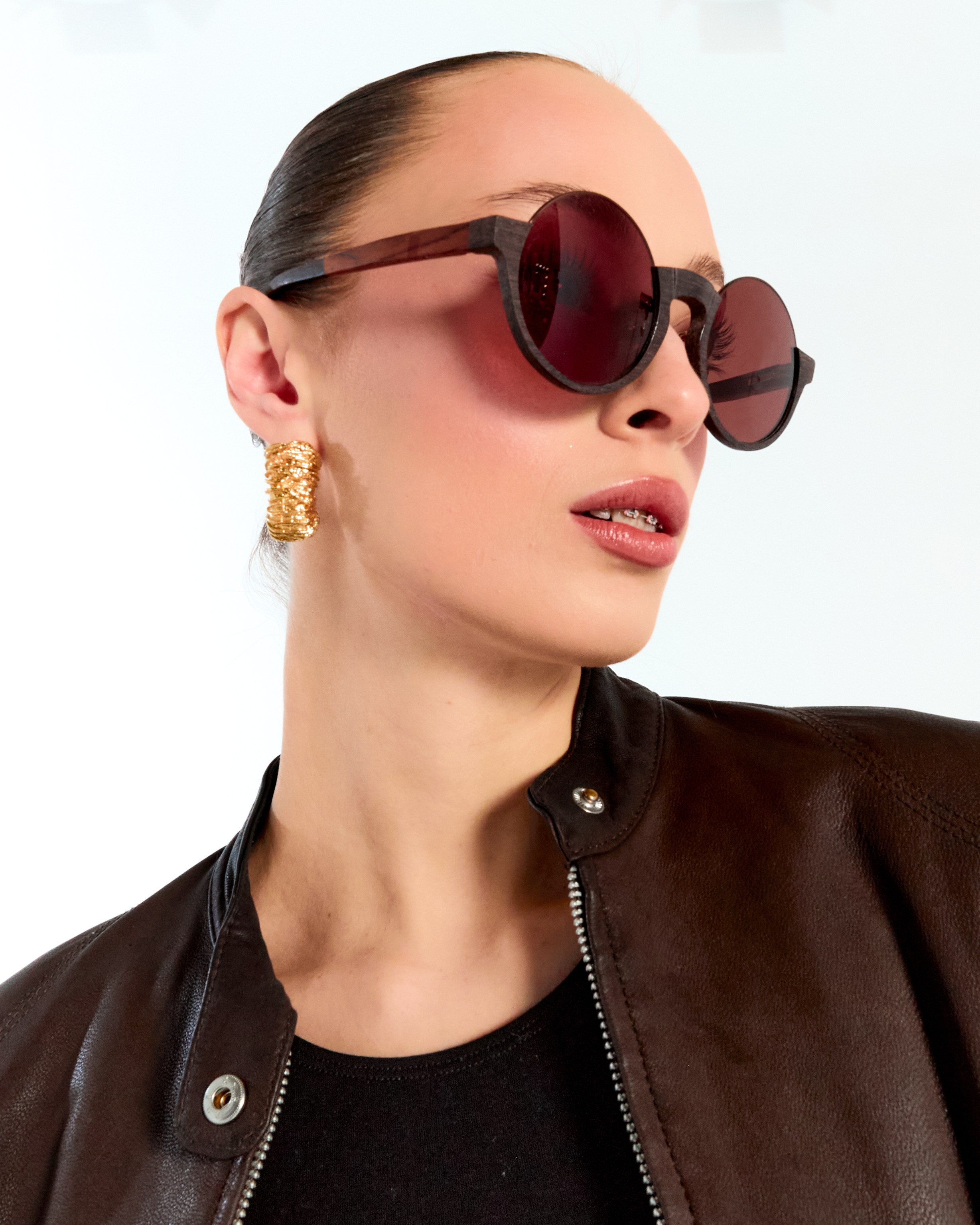 Glazburg optics. Святослав Лебедев | Рекламный фотограф — Коммерческая съемка, Арт-дирекшн, AI-интеграция