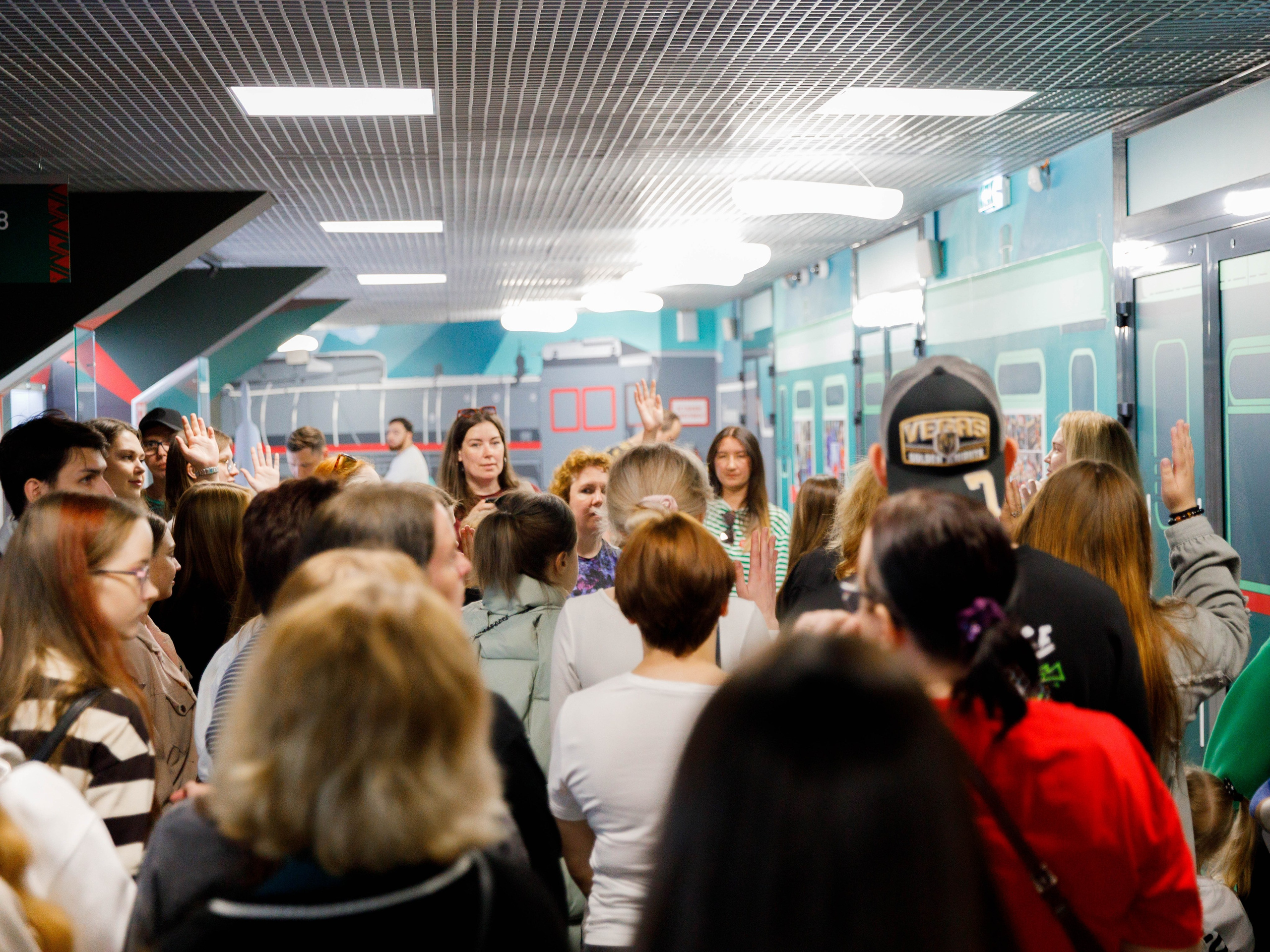 ВК «Локомотив». Экскурсия для фанатов клуба. Репортажный фотограф в Новосибирске Алена Помазунова