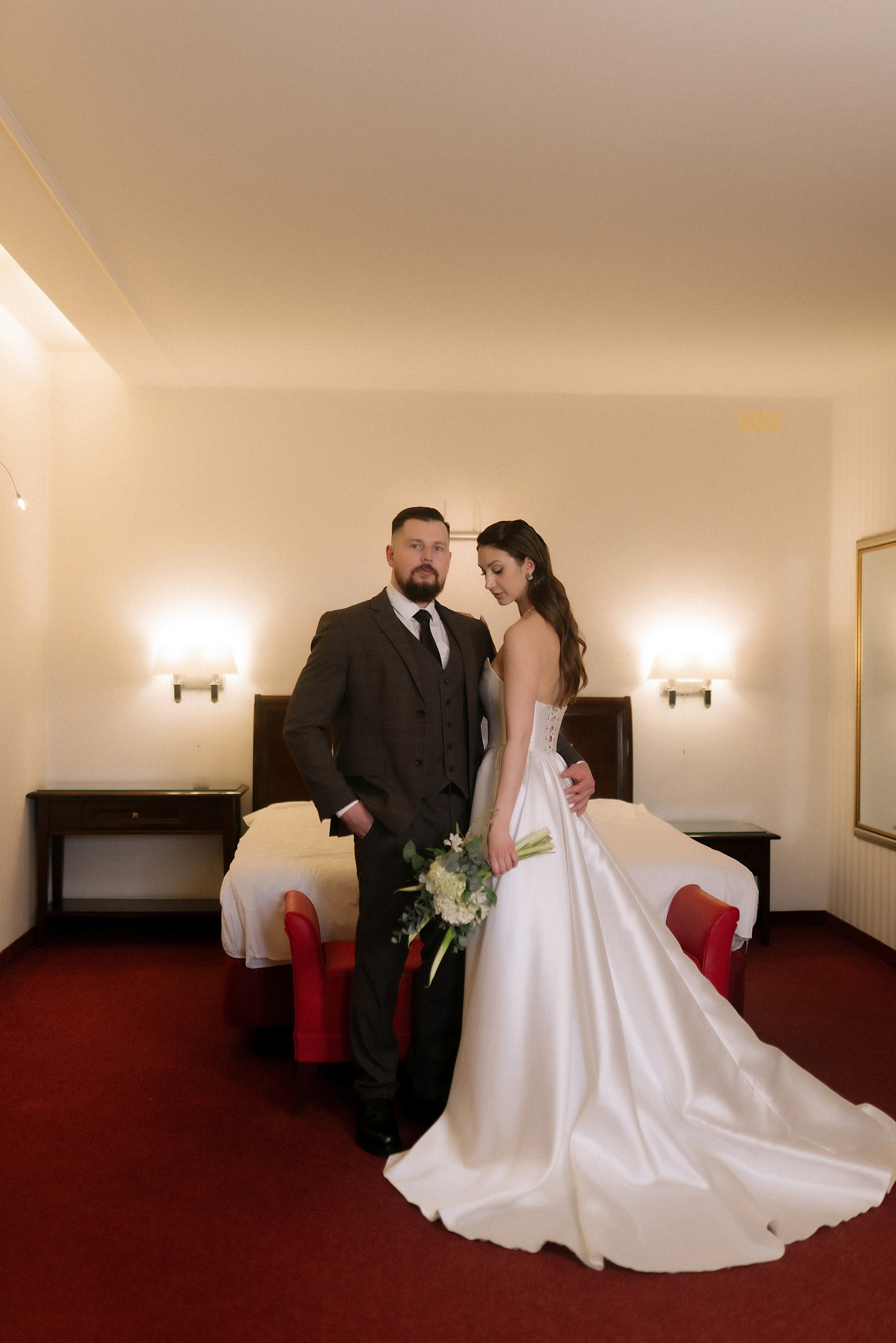 Утро жениха и невесты | Арина и Игорь в отеле Арт-бутик в Воронеже. Фотограф Карина Шмулёва. Воронеж и область