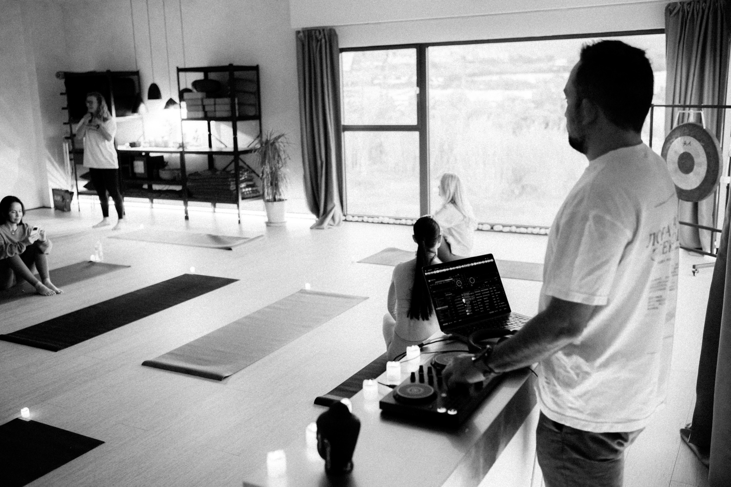 MINDFUL YOGA STUDIO. Photographer in Valencia | Spain | Tatiana Kvasha