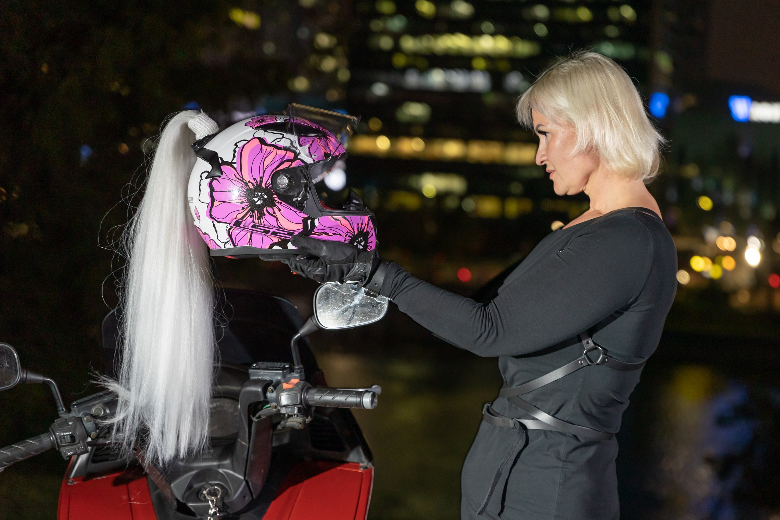 Марина. Ночной фотосет Москва-Сити. Фотограф Владимир Охрименко