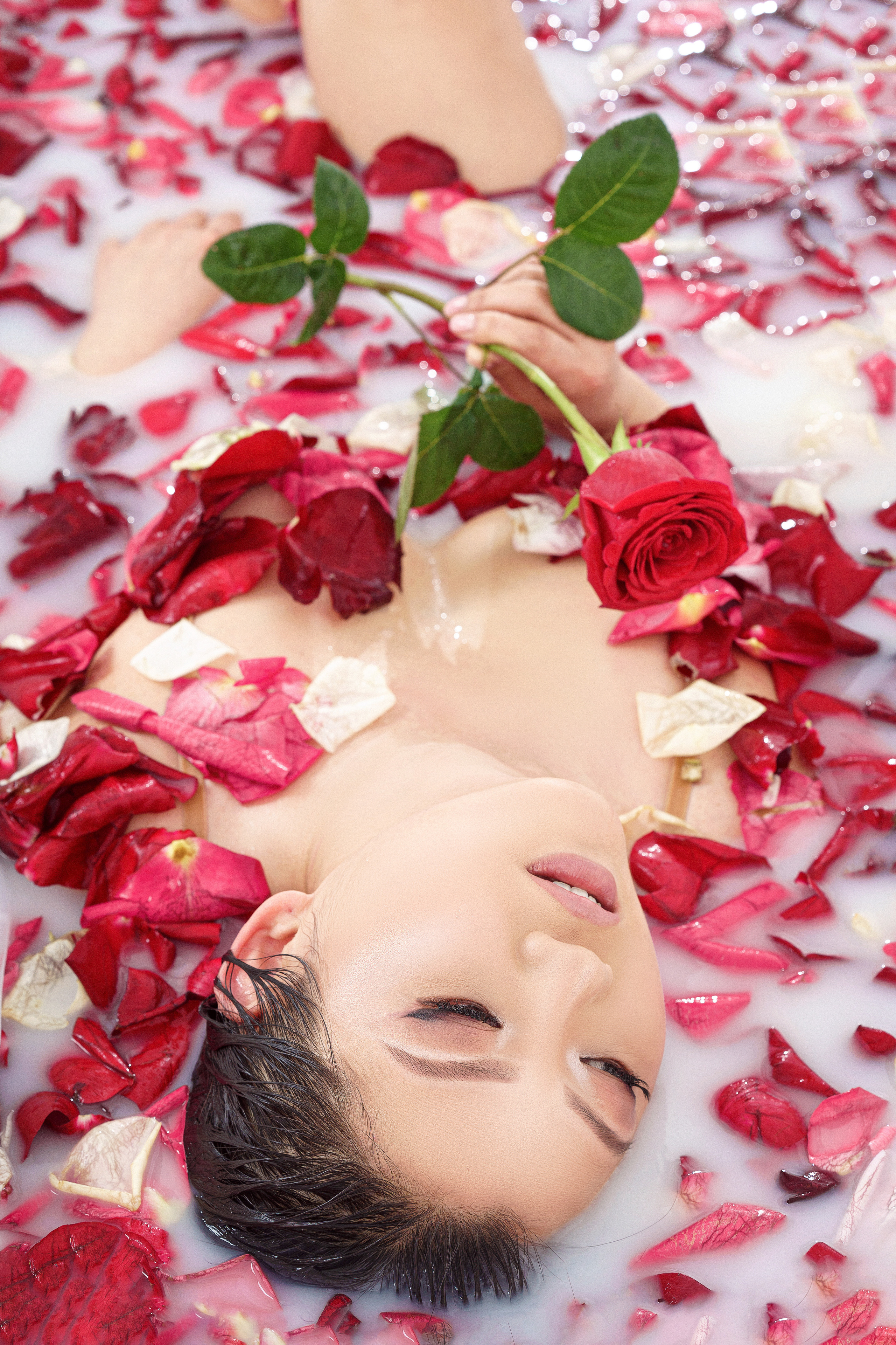 Фотосессия с розами от портретного фотографа Ильи Матвеева