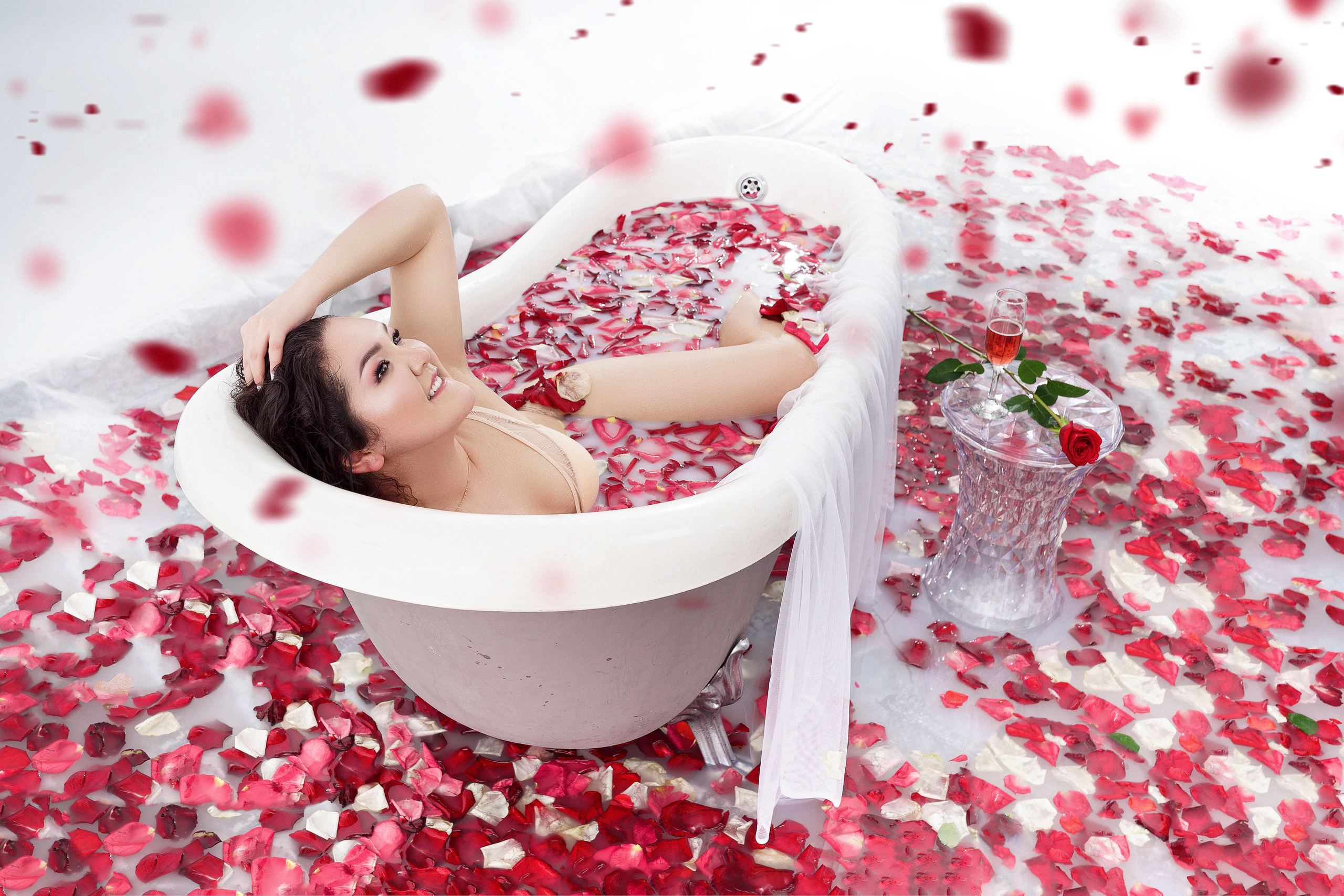 Фотосессия с розами от портретного фотографа Ильи Матвеева