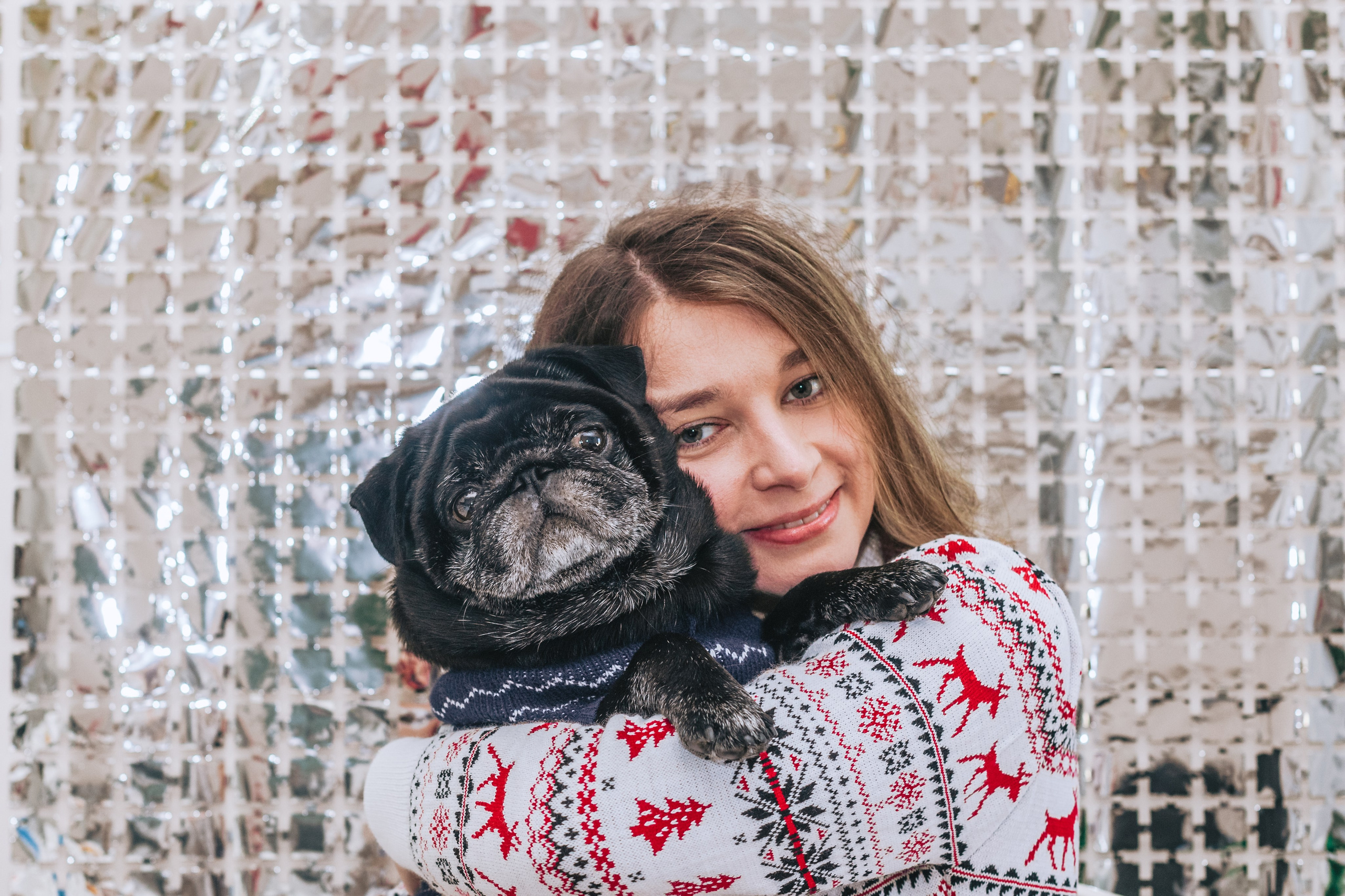 Домашняя фотосессия Оли и двух ее мопсов. Фотограф-анималист Татьяна Степанова