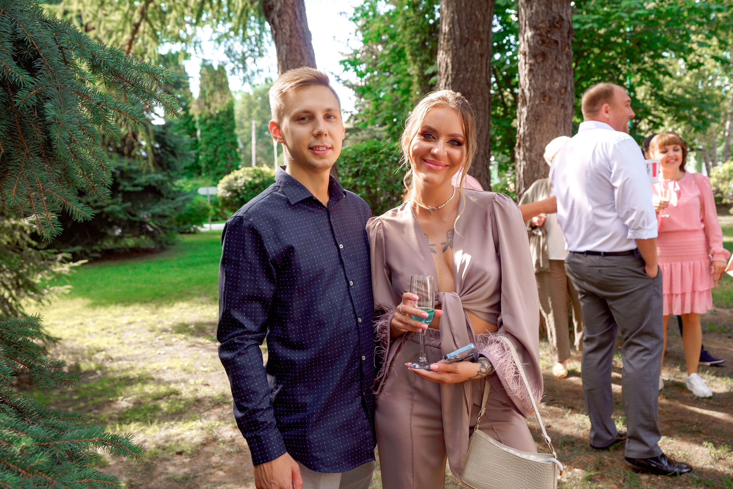 Свадебный банкет молодожен. Выездная регистрация свадьбы. Свадьба Тольятти. Ресторан Маленький Париж. Свадебный фотограф Тольятти. Фотограф в Тольятти Андрей Медведев