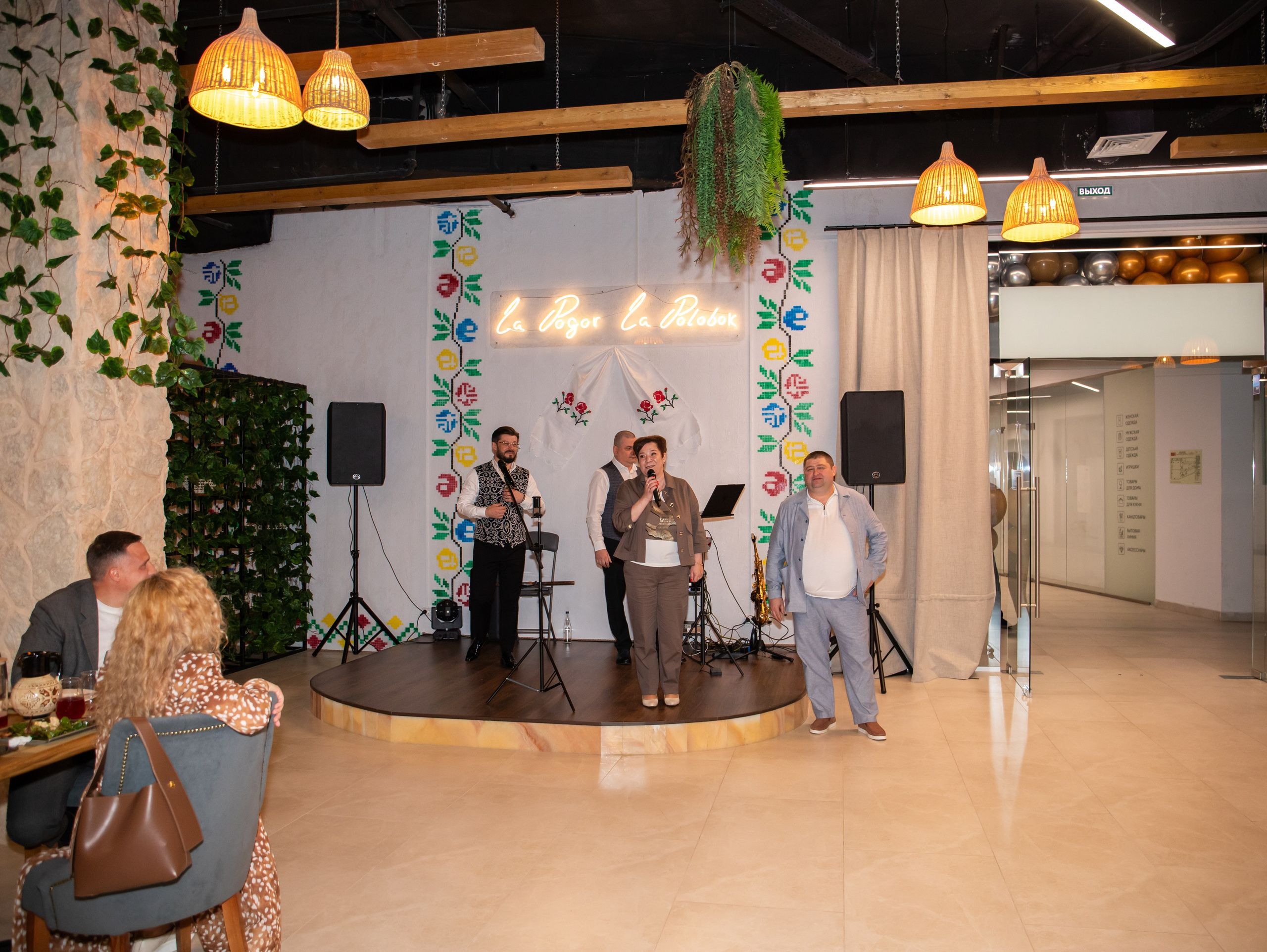 Открытие молдавского ресторана. Свадебный и семейный фотограф в Москве Мила Широких