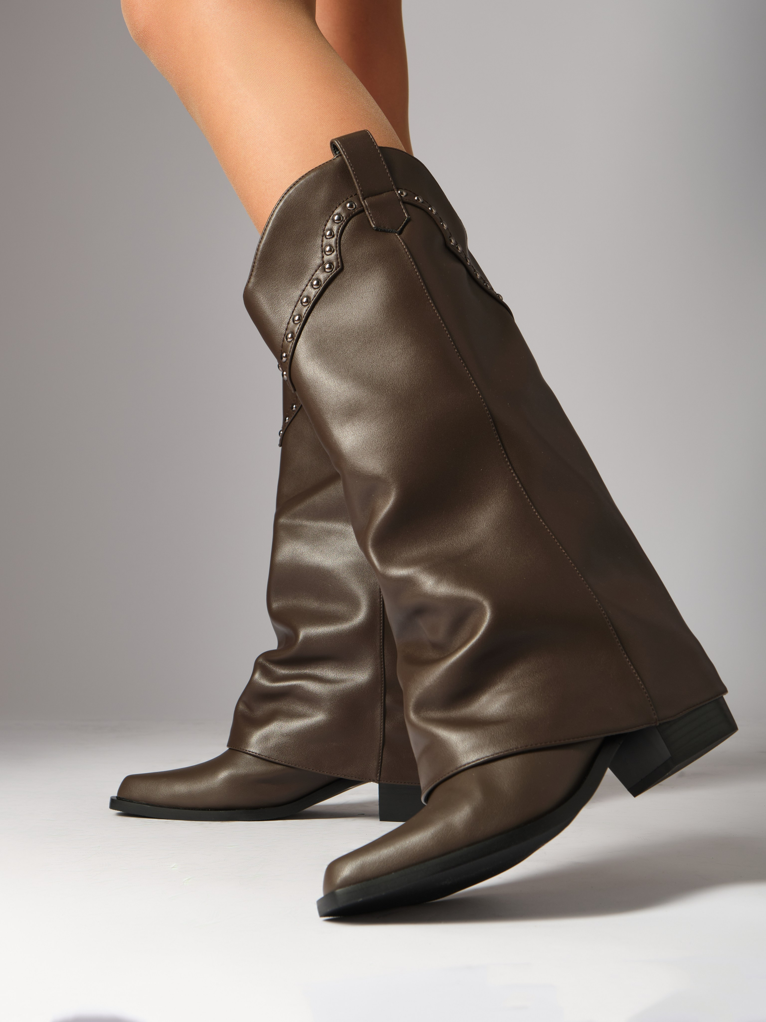 Сапоги жен. Фотостудия для Wildberries Ozon