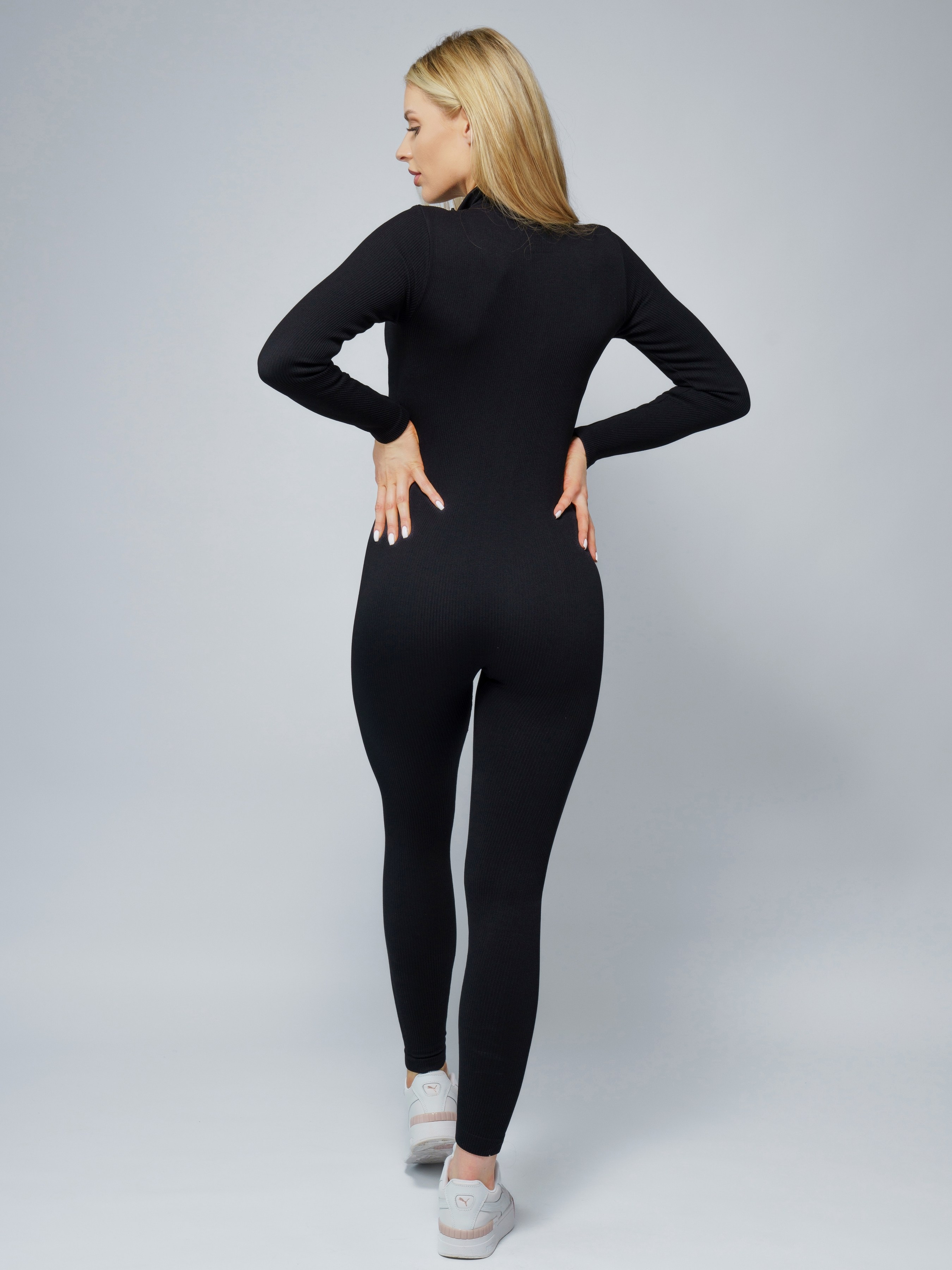 Спортивная одежда, модель Валерия. KED Production — продакшн из СПб. Создаём фото, видео и контент, который помогает брендам и селлерам продавать больше