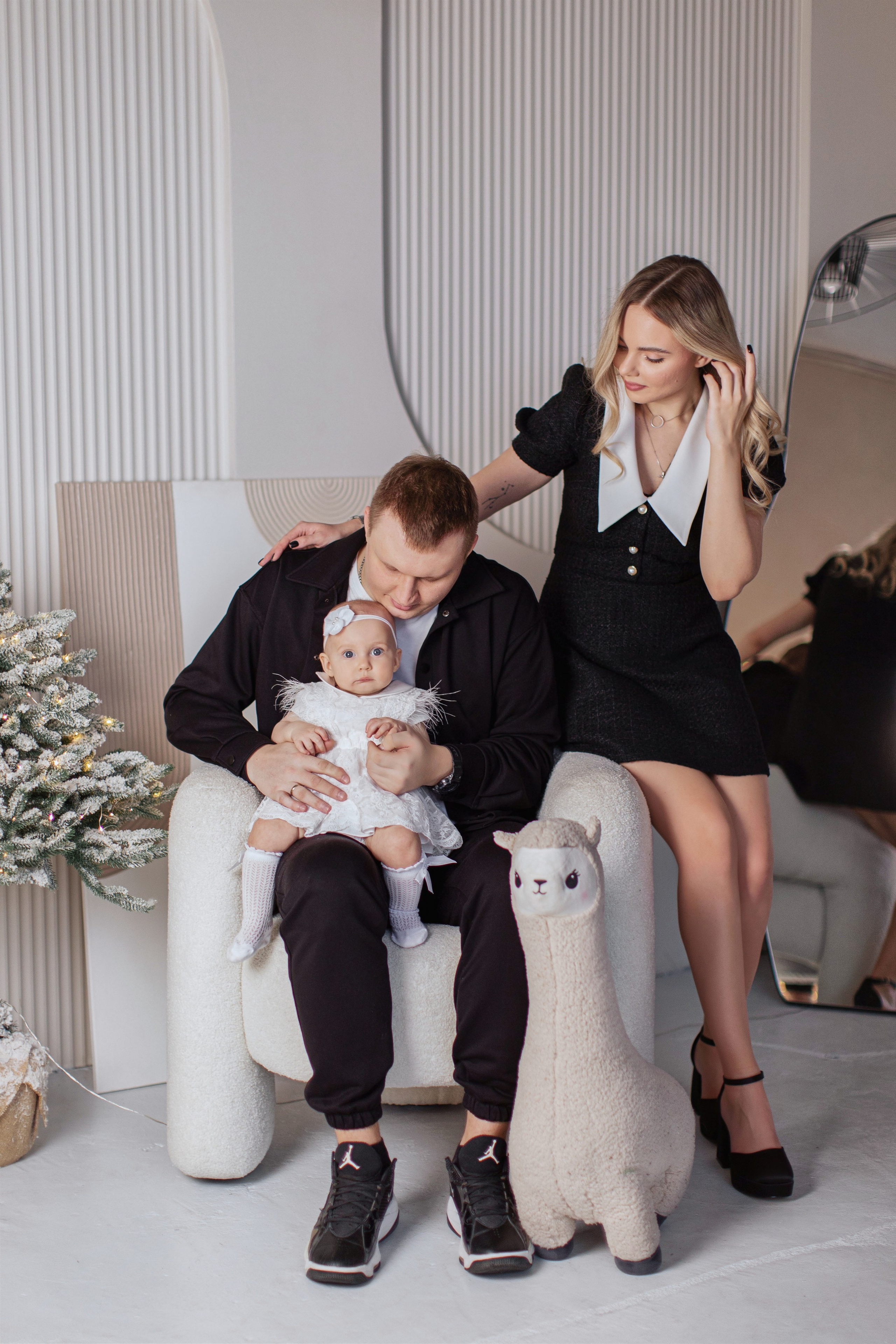 Семья к новому году 2025. Фотограф Лиана Артемова в Пензе