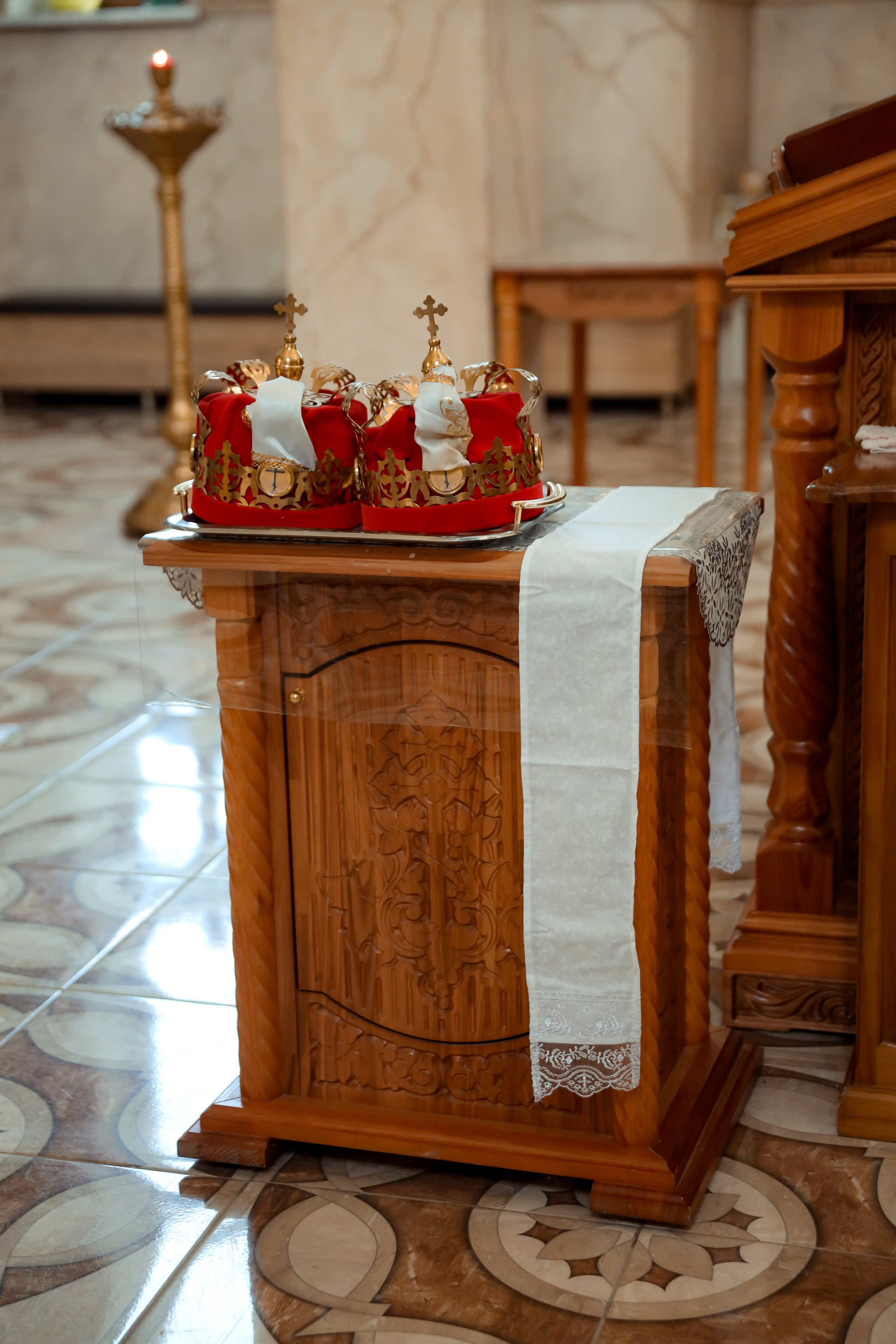 Венчание в церкви в Алуште. Свадебный фотограф в Крыму