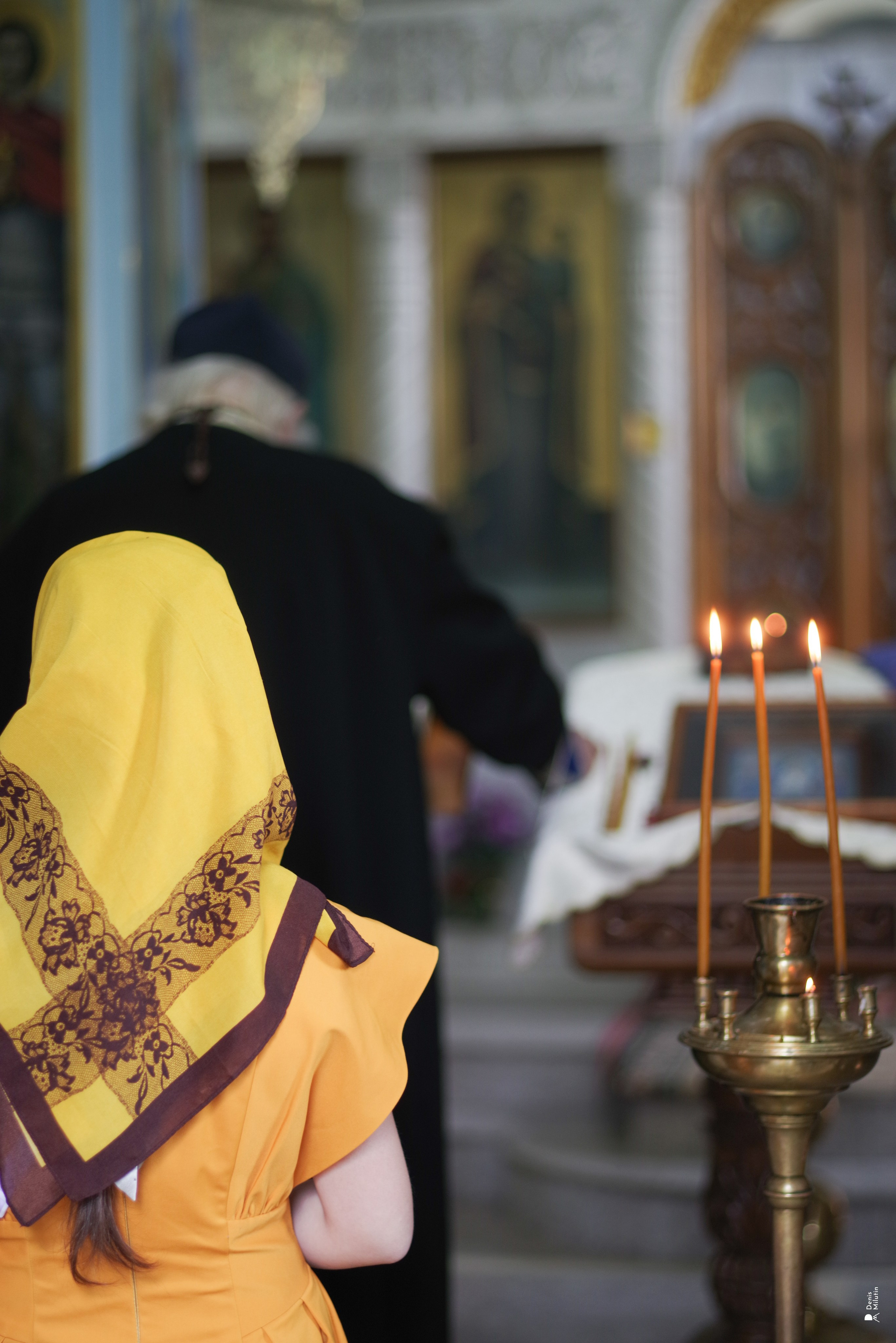 Крещение в церкви Менджи. Портретный фотограф Денис Милютин