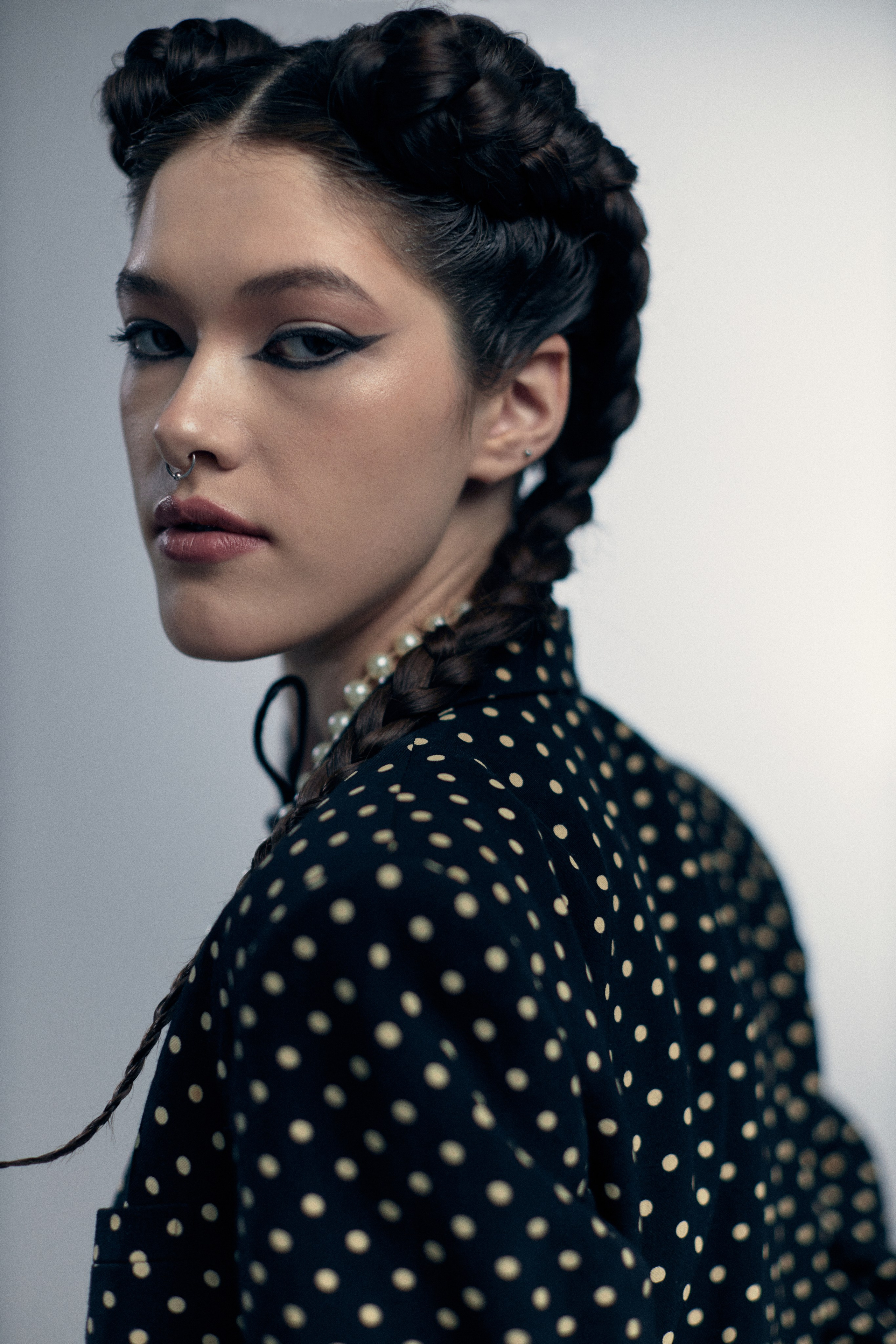 Куб. Fashion-фотограф Желеуов Дулат