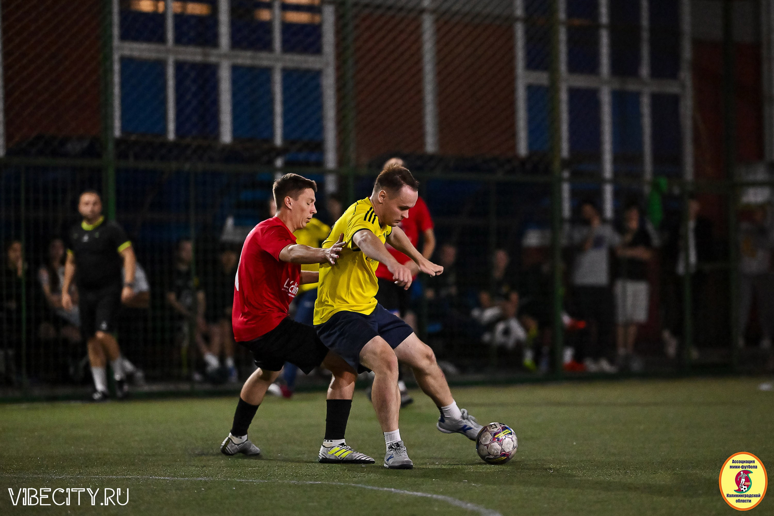 ФИНАЛЬНЫЕ ИГРЫ КУБКА МИНИ-ФУТБОЛЬНОЙ ЛИГИ И КУБКА КОРПОРАТИВНОЙ МФЛ 2025. VIBECITY.RU Вайб Сити Ру Фоторепортажи Фотоотчеты Калининград
