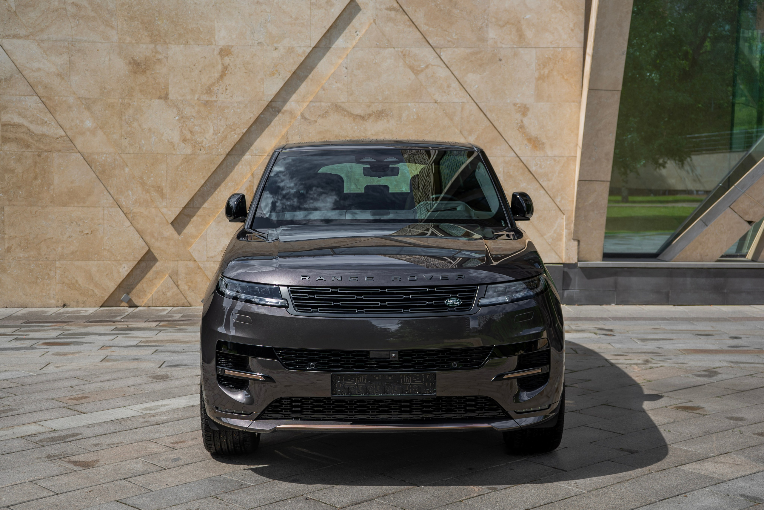 Range Rover Sport 2026. Автомобильный фотограф Ногинск Денис Городок