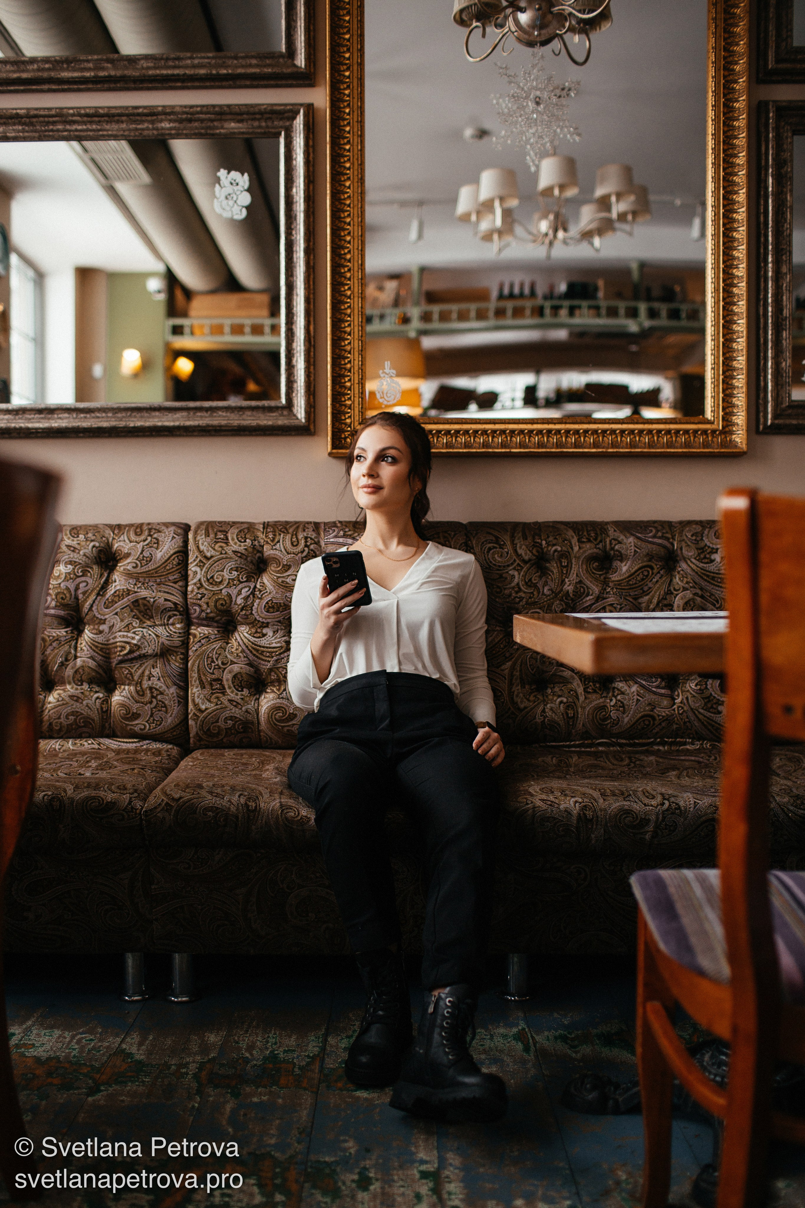 Индивидуальная съёмка в кафе. Зима 2021. Фотограф Светлана Петрова