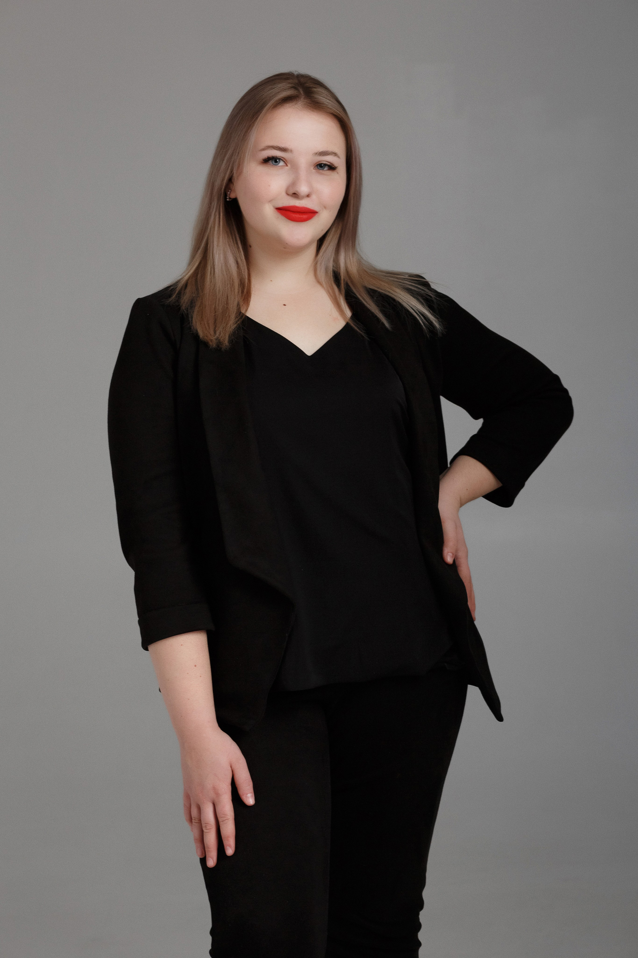 Фотосессия выпускников ДГТУ в фотостудии LIGHT в Таганроге. Свадебный и семейный фотограф в Таганроге Бакарюк Антон