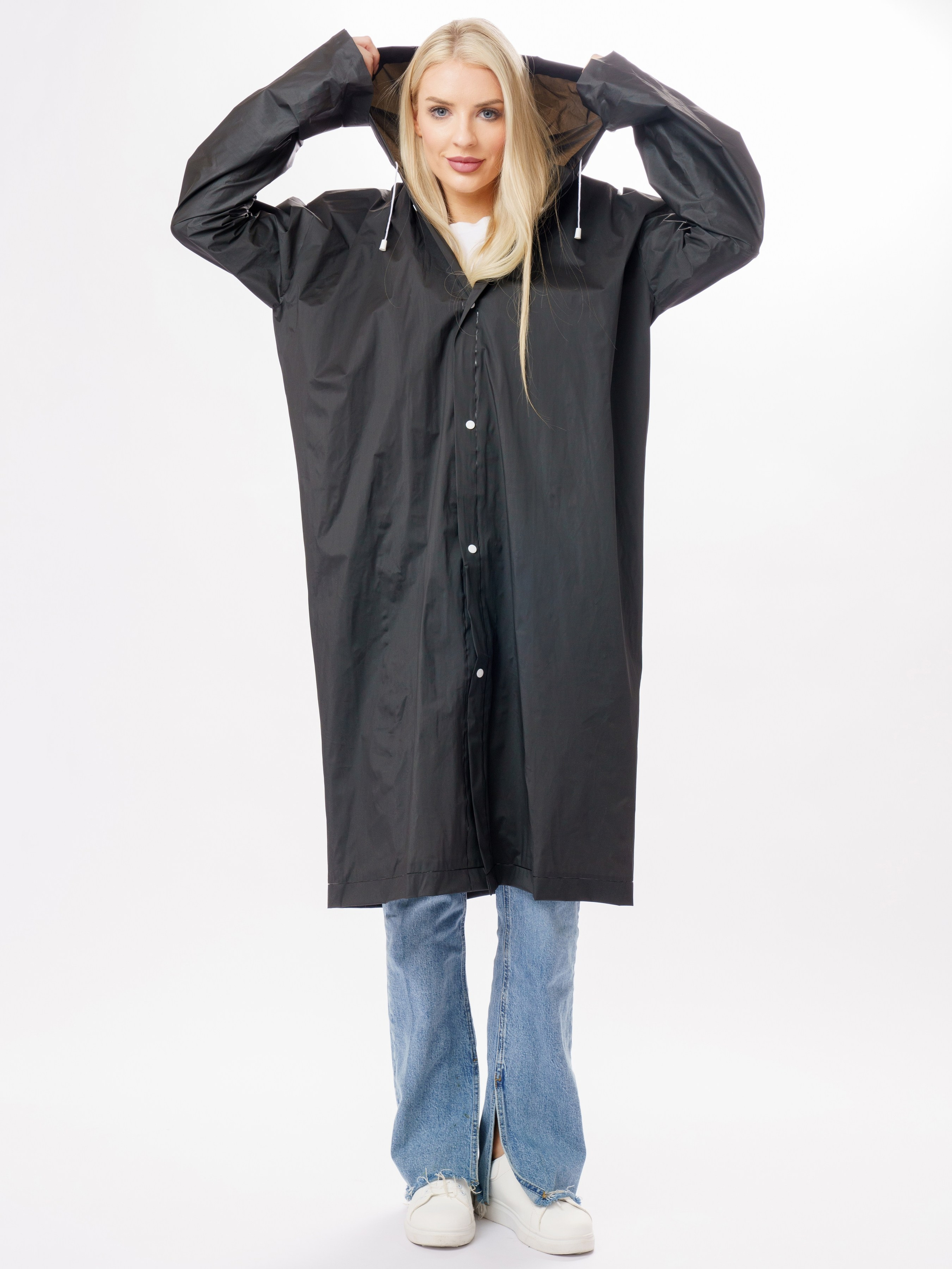 Дождевики, парная съемка. KED Production — продакшн из СПб. Создаём фото, видео и контент, который помогает брендам и селлерам продавать больше