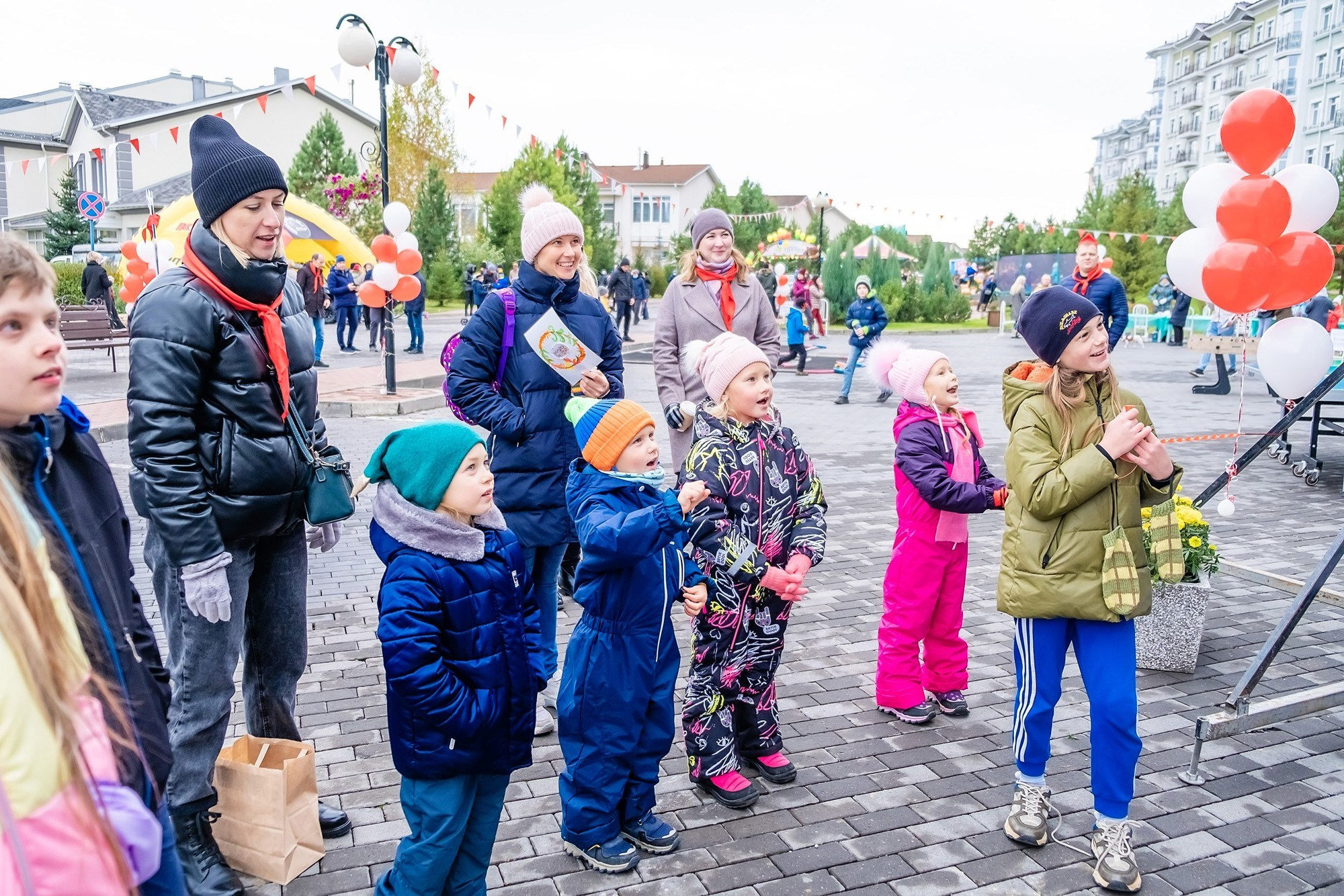 Праздник Осень в Микрорайоне удачный Красноярск