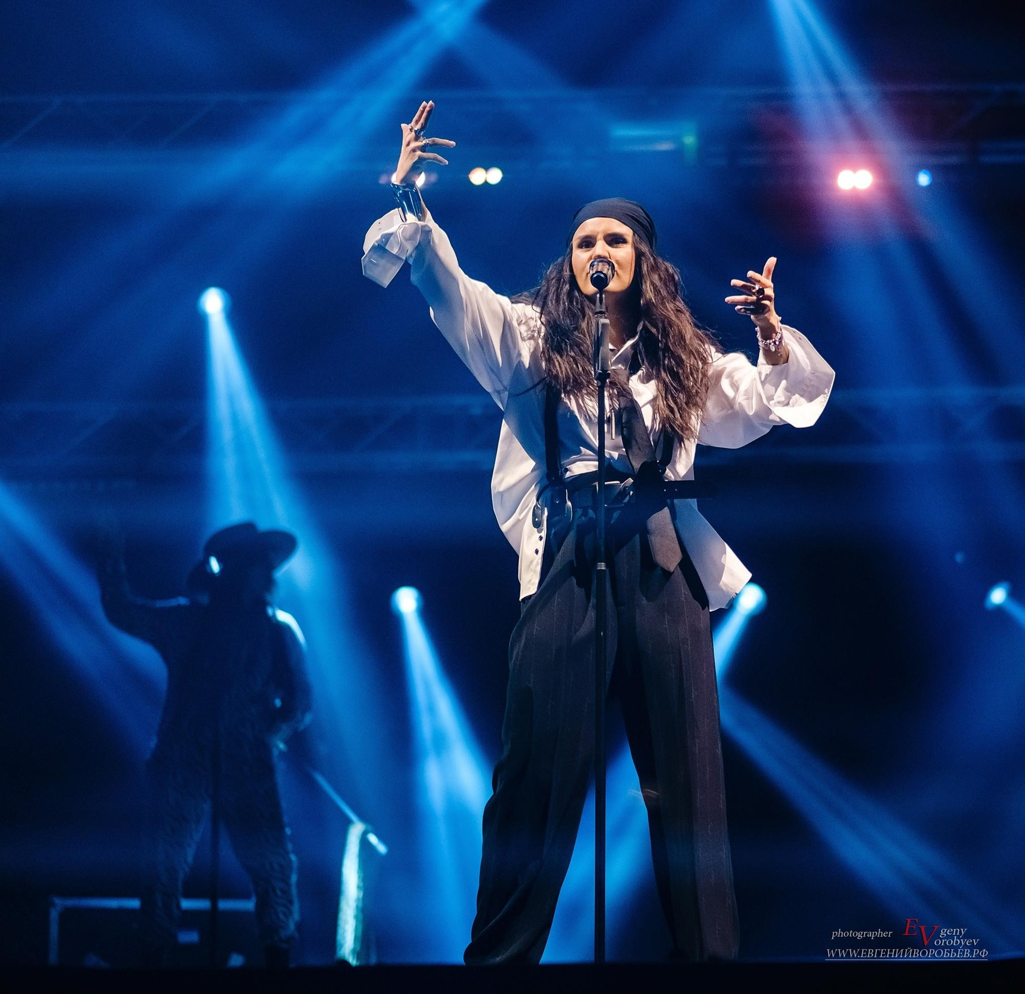 Концерт певицы зиверт в Красноярске фото репортаж артистка шоу фоторепортаж репортажный фотограф фотосъёмка заказать цена стоимость пример