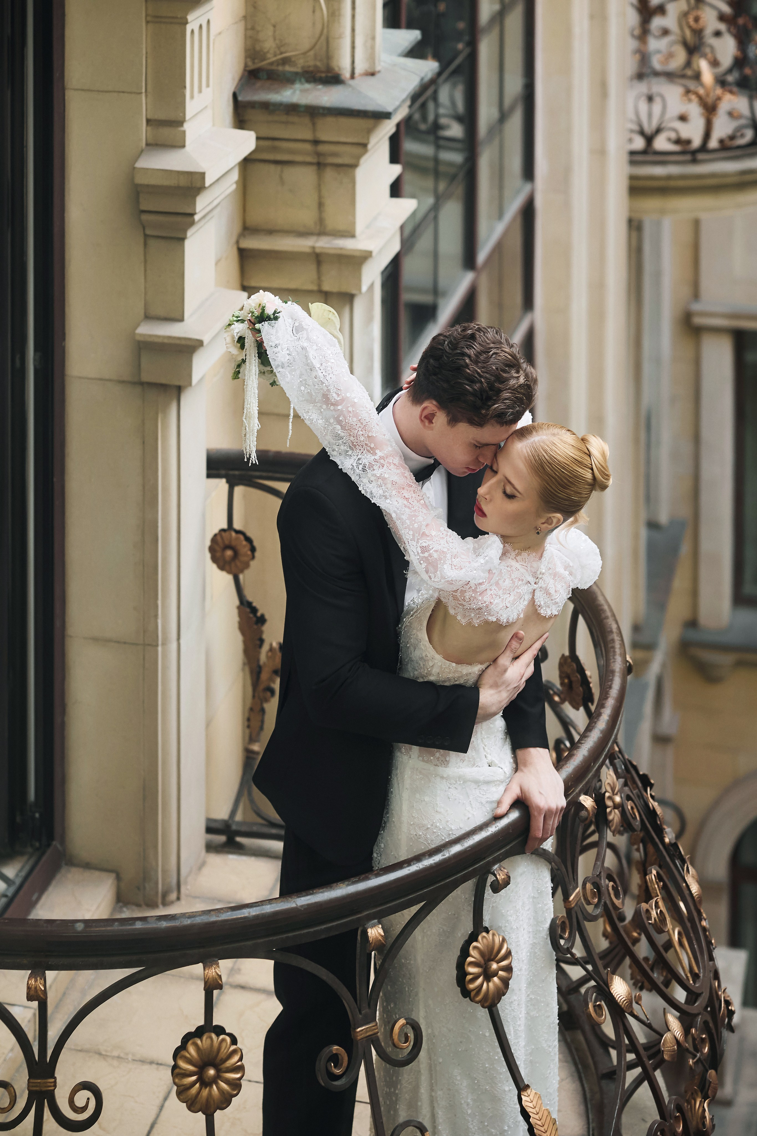 Вадим и Алина. Сборы в отеле St Regis. Свадебный фотограф в Москве и Подмосковье