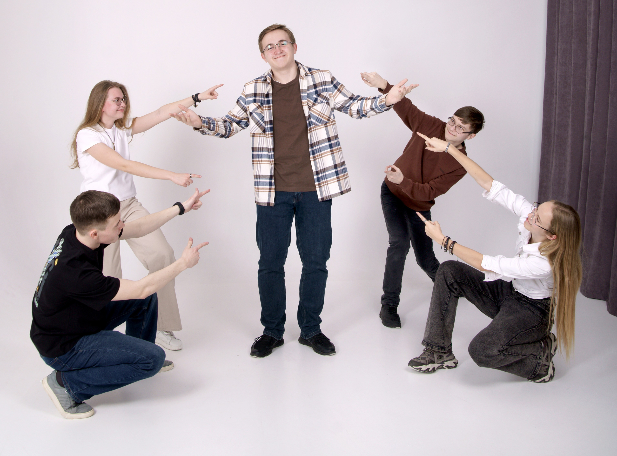 Студийная фотосессия выпускников 9,11 классов в Иркутске